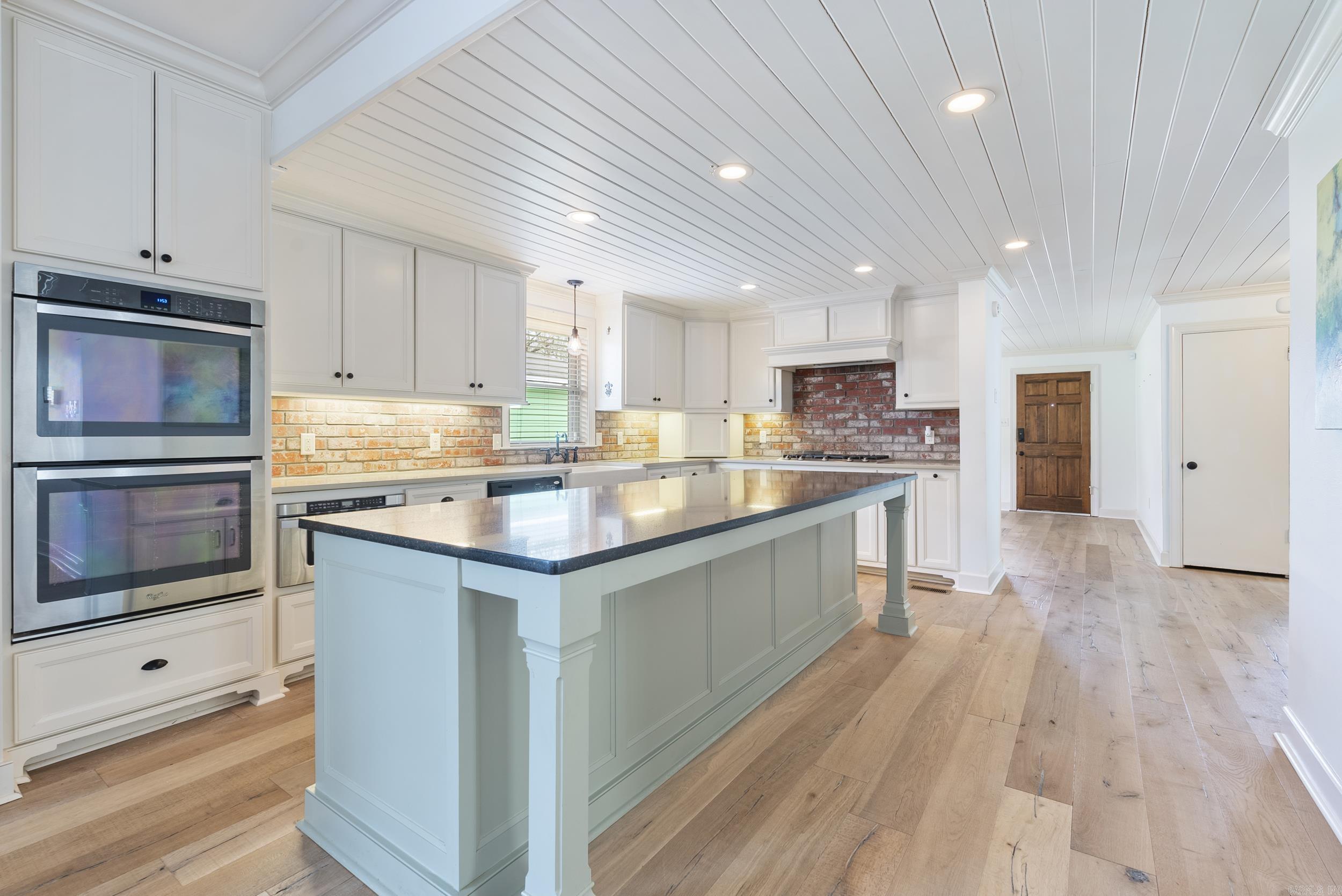 LINCOLN PARK - Residential