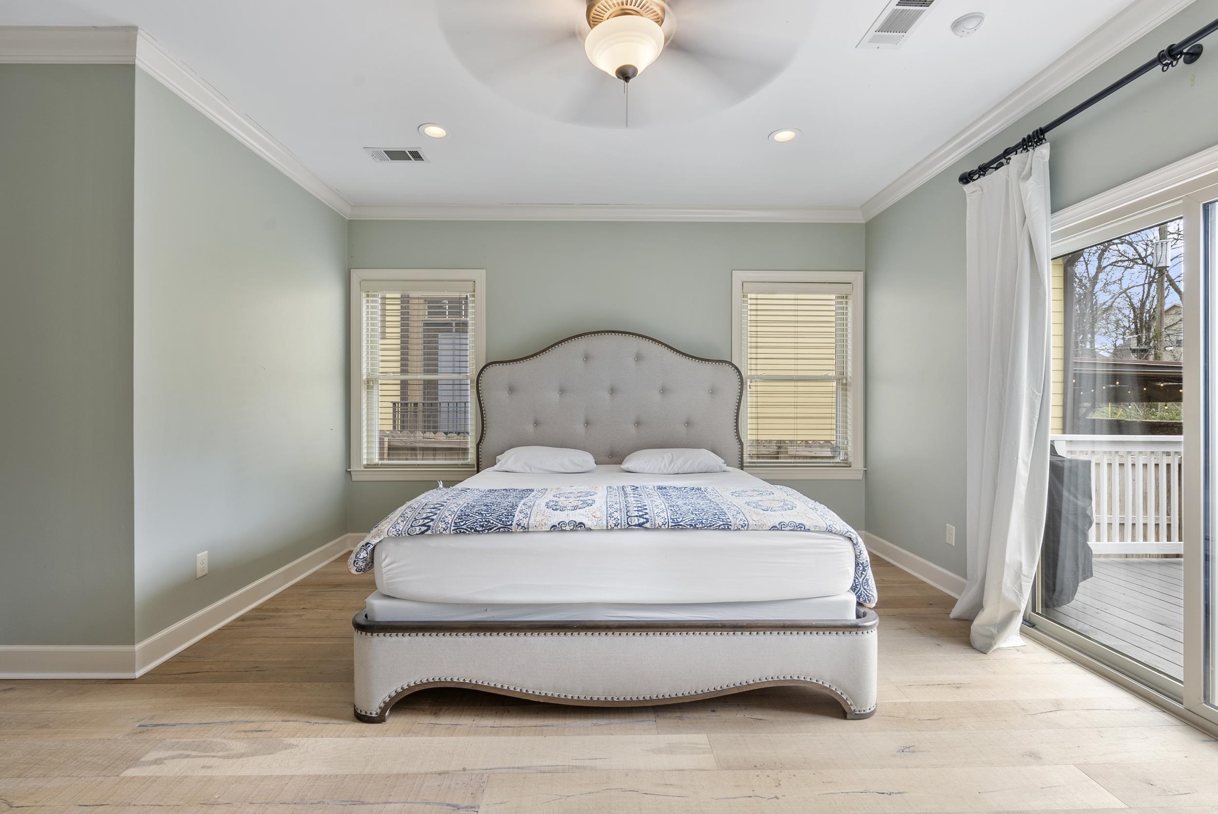 LINCOLN PARK - Residential