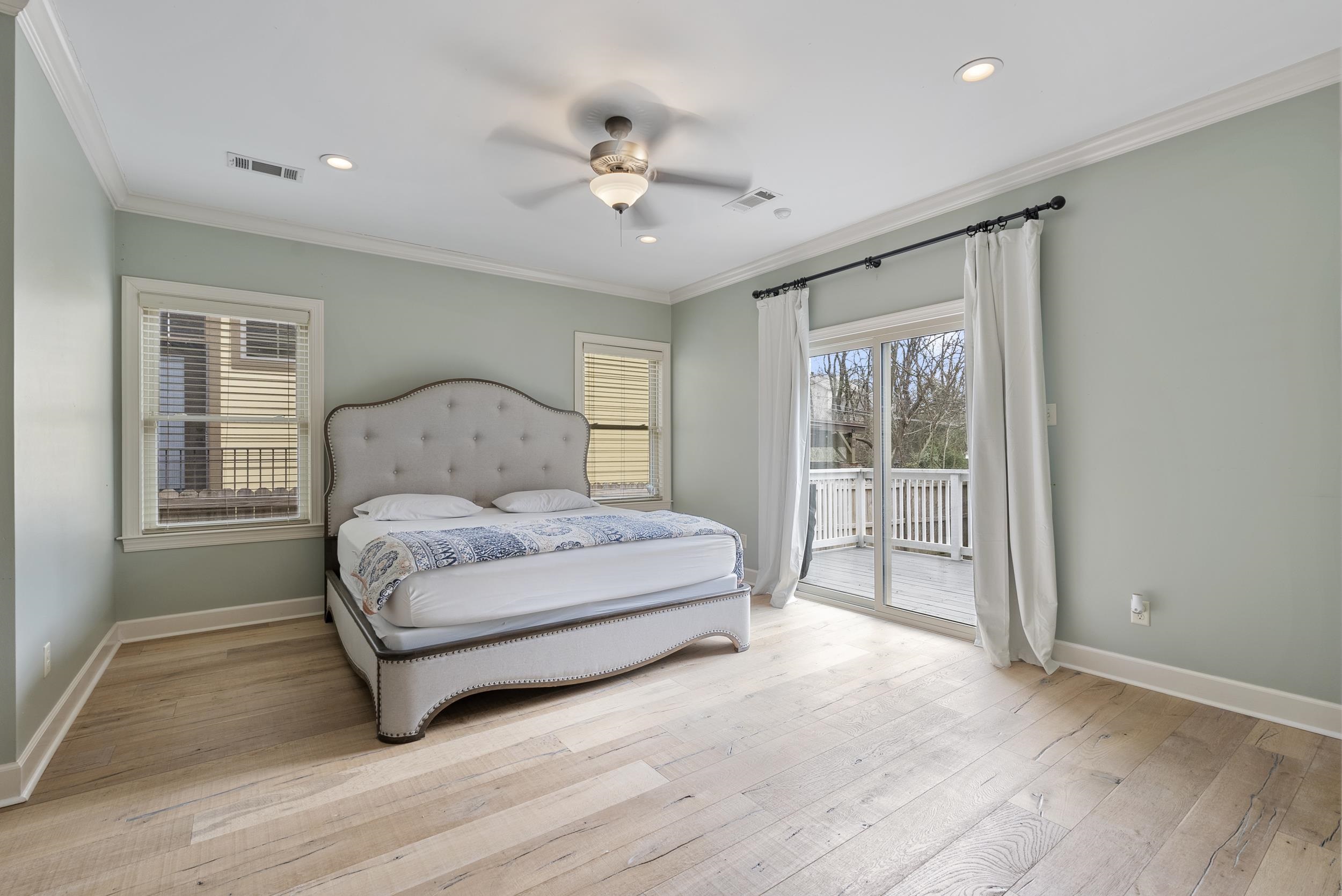 LINCOLN PARK - Residential