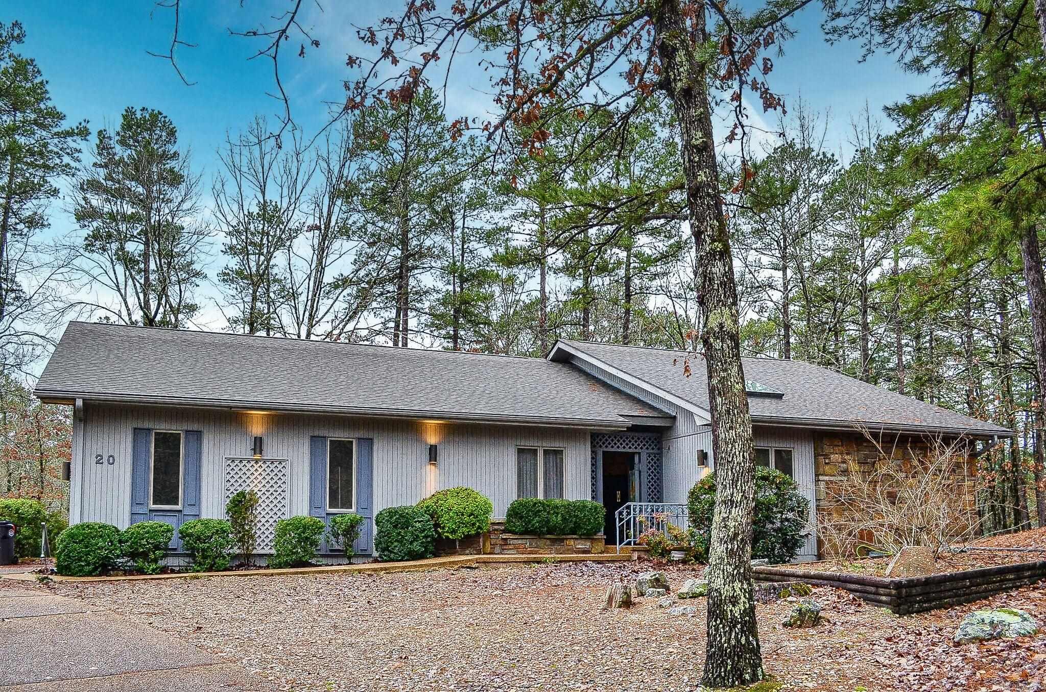 AGENTS SEE REMARKS! Beautiful setting with a panoramic view of #11 green on Coronado Golf Course. One level with 2139 sq. ft., 2 split bedrooms, two full baths, living/dining, eat in kitchen, plus the bonus of a den and Arkansas Room!! Covered atrium entry, side entry two car garage and lots of built-ins complete this custom home.