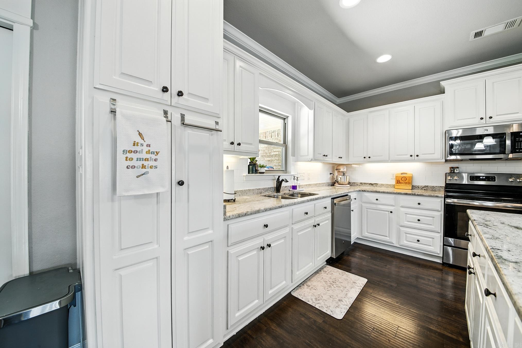 HUNTINGTON PLACE - Residential