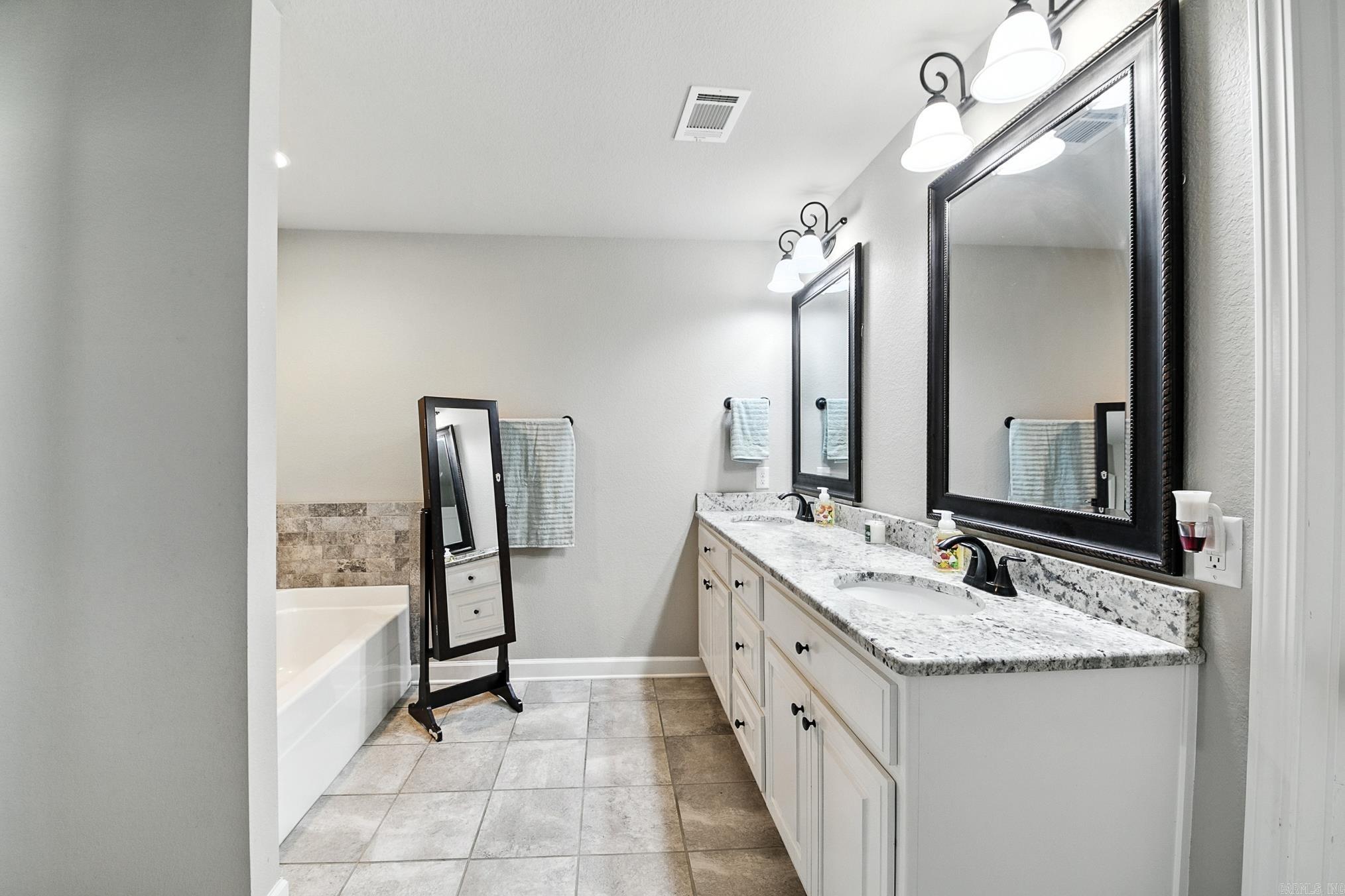 HUNTINGTON PLACE - Residential