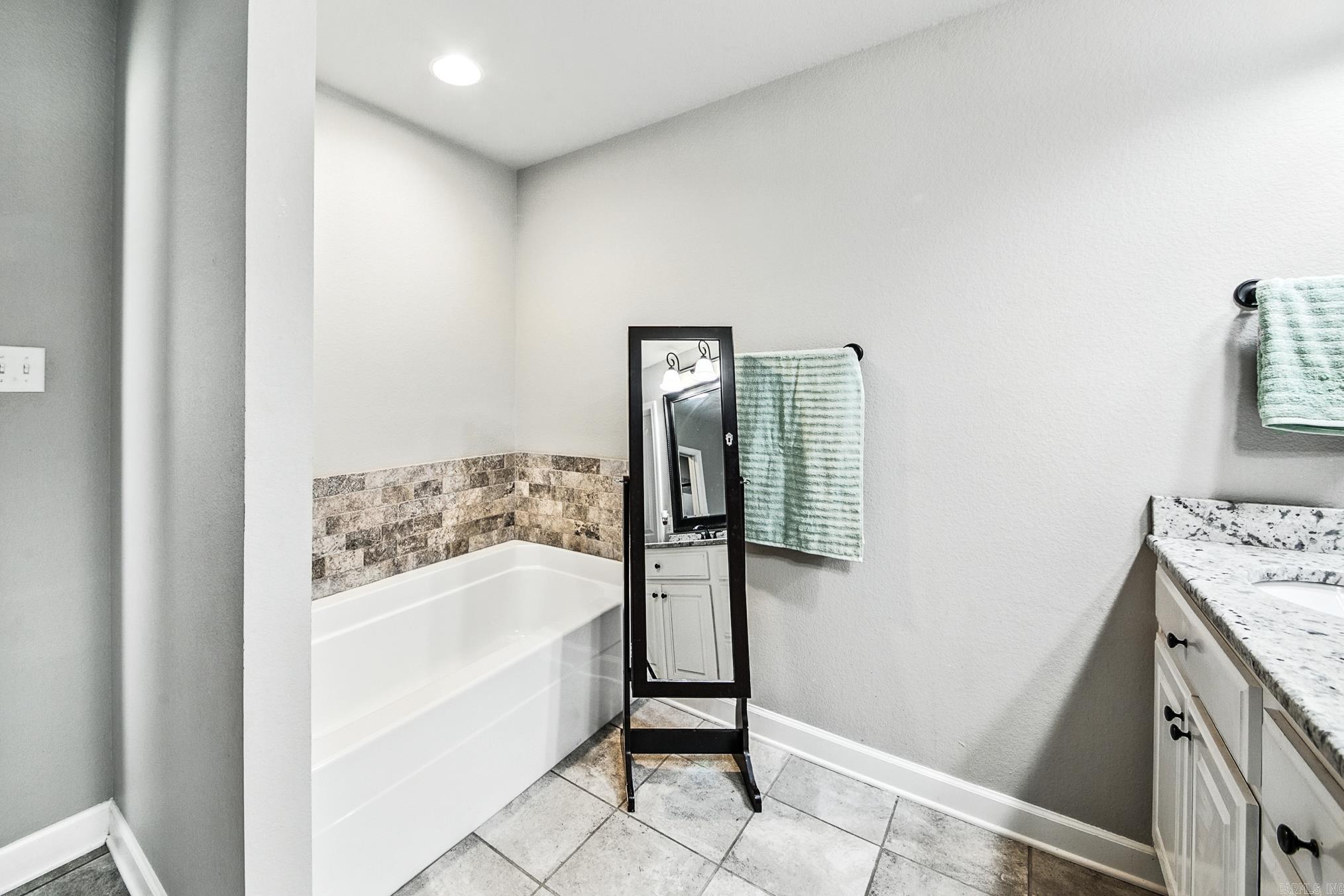 HUNTINGTON PLACE - Residential