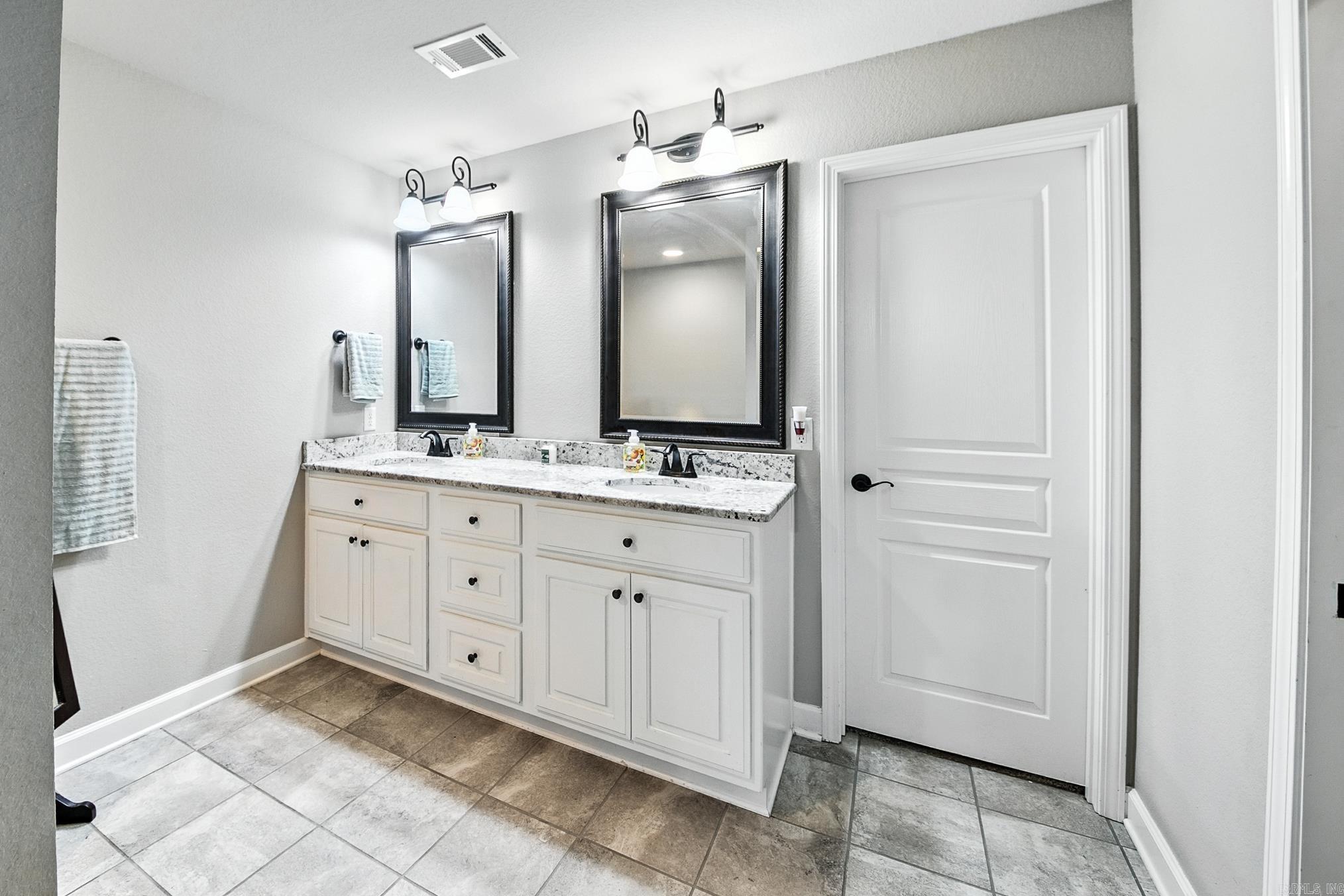 HUNTINGTON PLACE - Residential