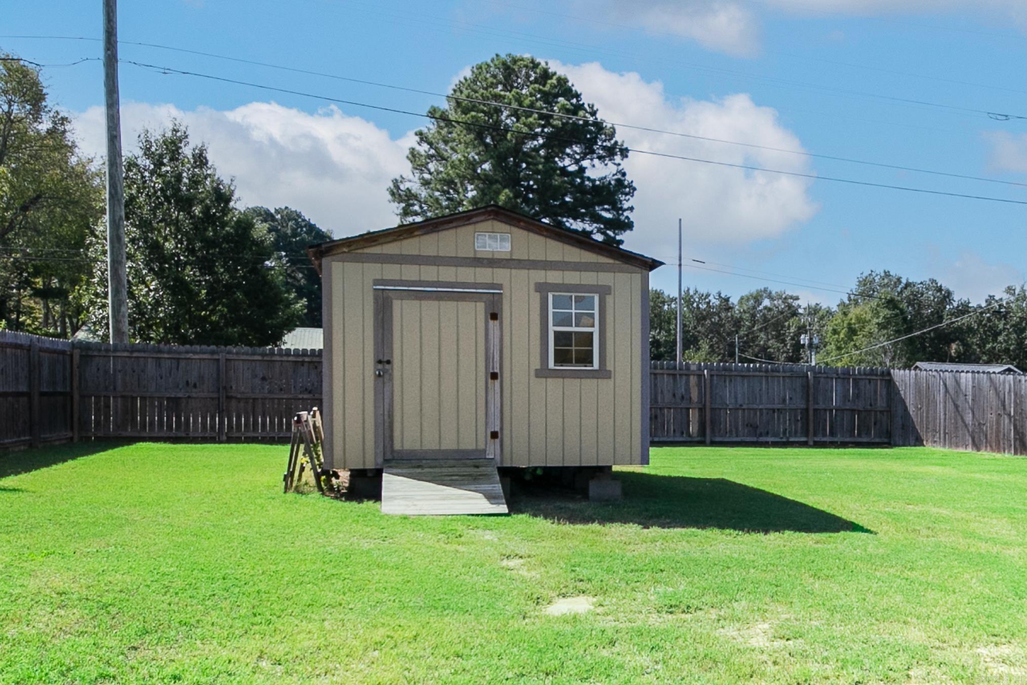 HUNTINGTON PLACE - Residential