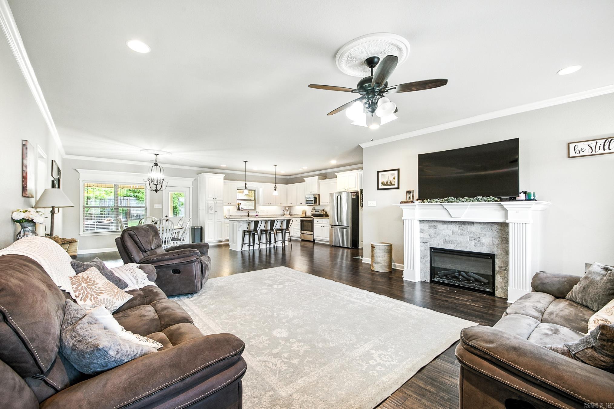 HUNTINGTON PLACE - Residential