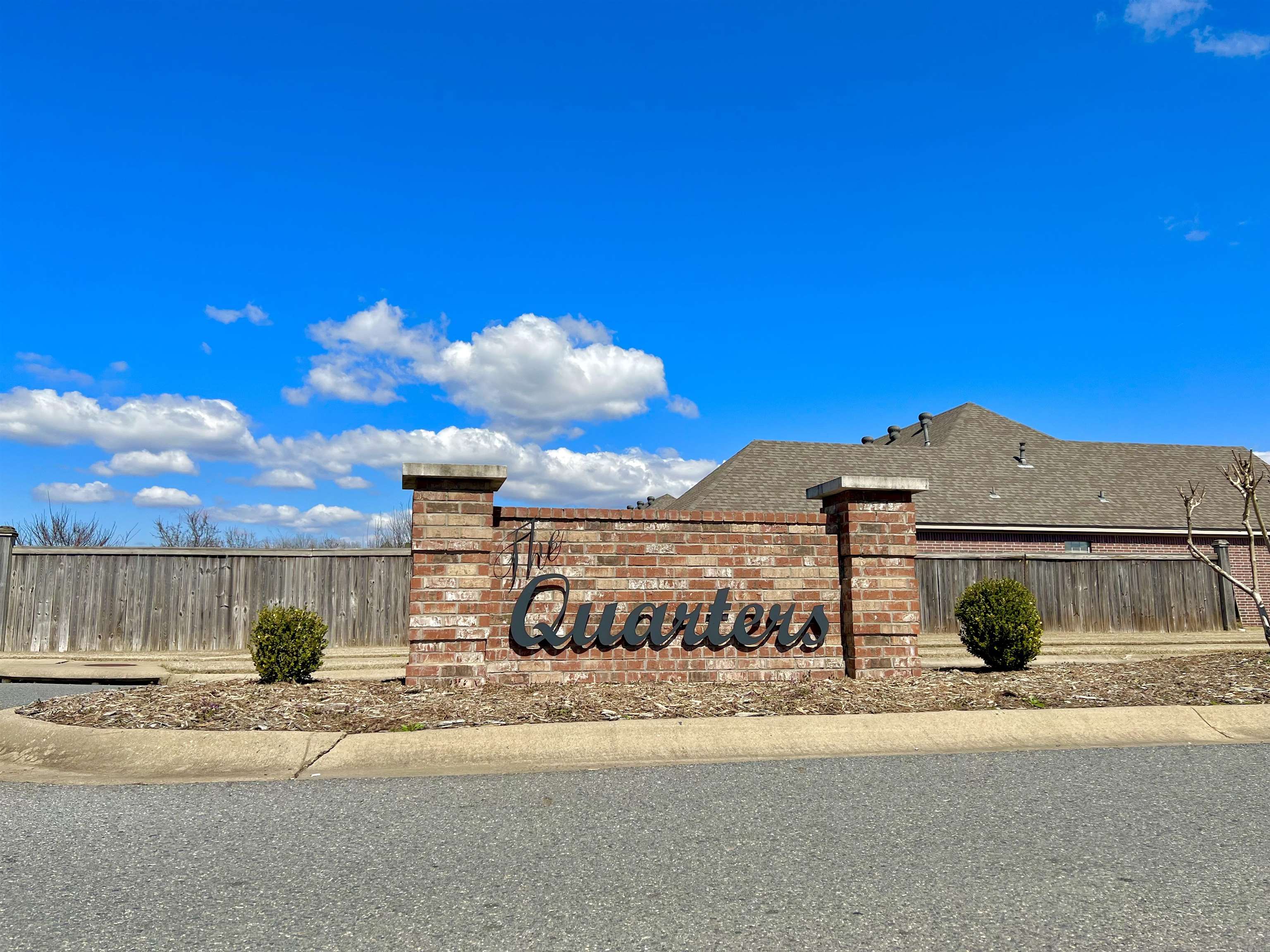 COUNTRY CLUB OF ARK THE - Land