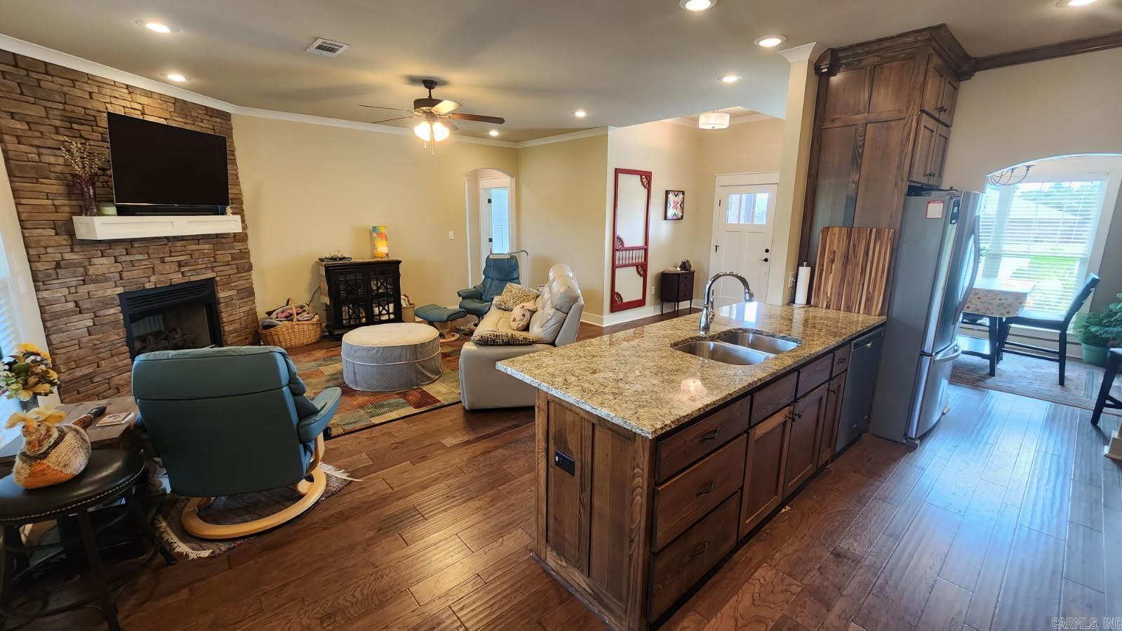 JEWELS ESTATES - Residential