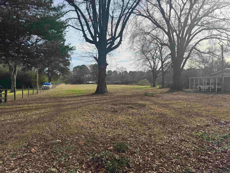 FANTASTIC, BIG residential lot in Jacksonville neighborhood! Utilities available at the street. Plenty of room to build and have a shop or divide and build 2-4 small homes! Great investment opportunity or make it your family home with plenty of space. Buyers to verify lot size using their own measurements.