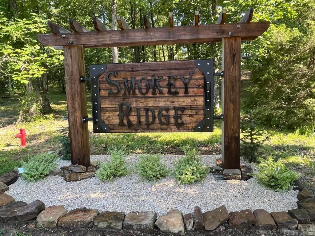 SMOKEY RIDGE - Land