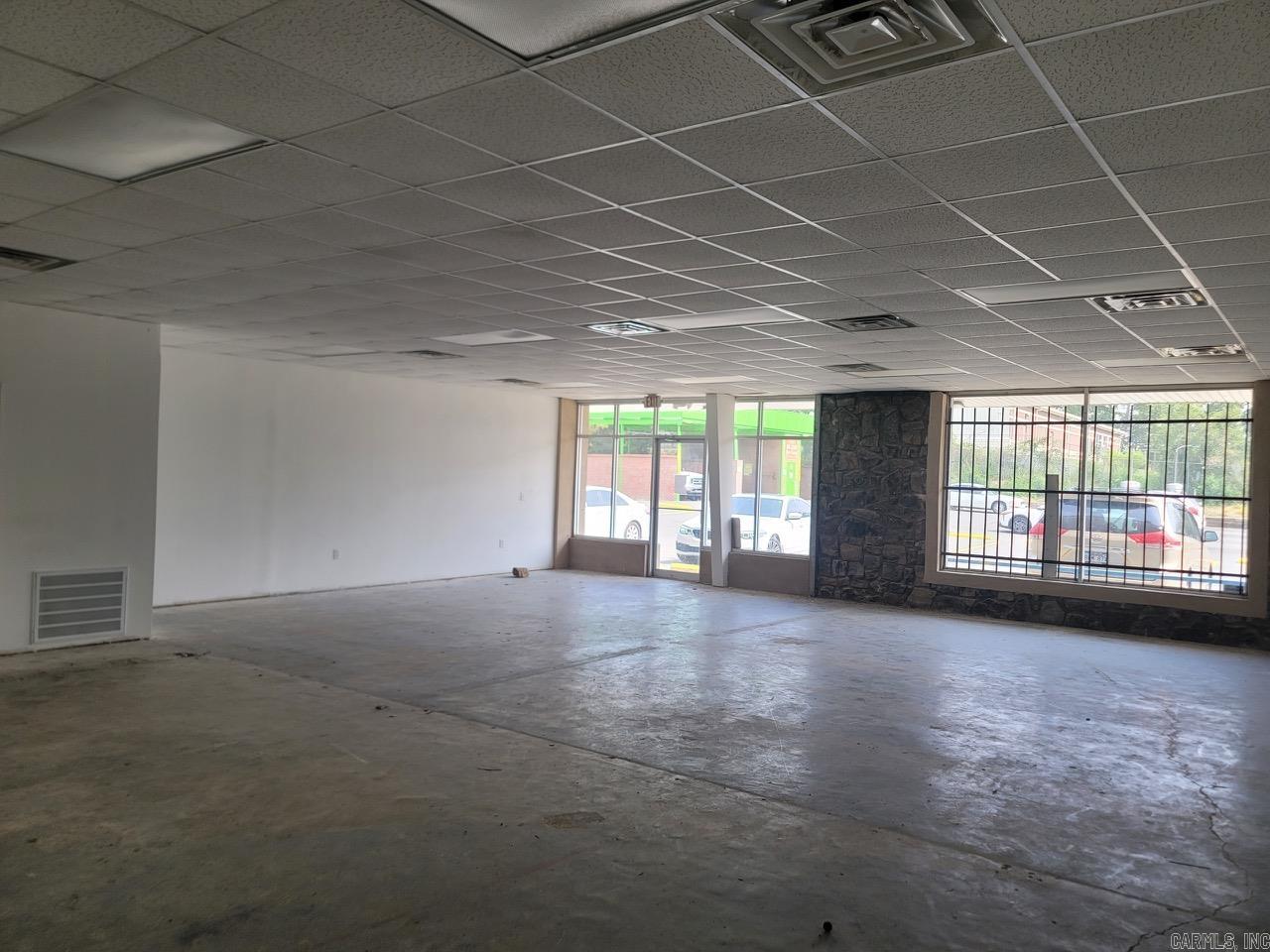1N-13-27 - Residential Lease