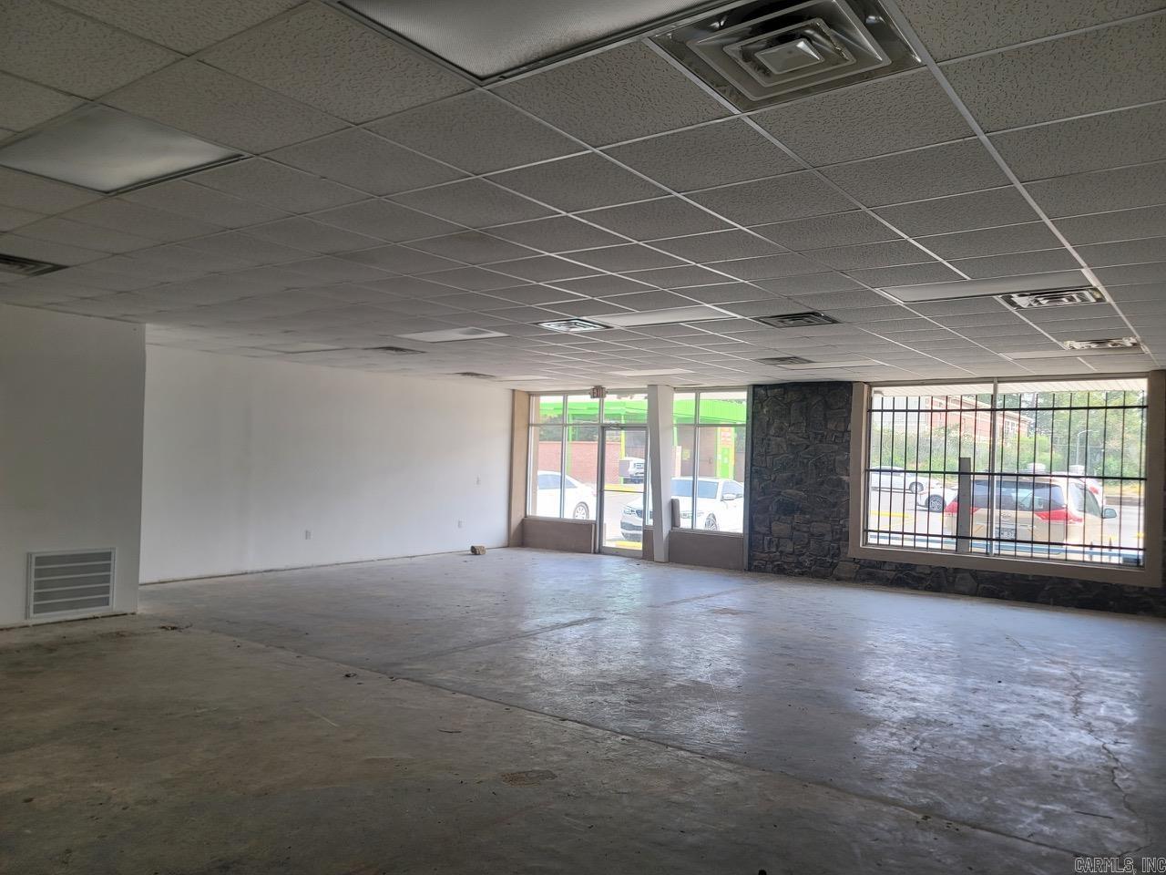 1N-13-27 - Residential Lease