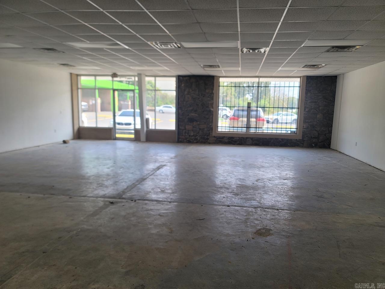 1N-13-27 - Residential Lease