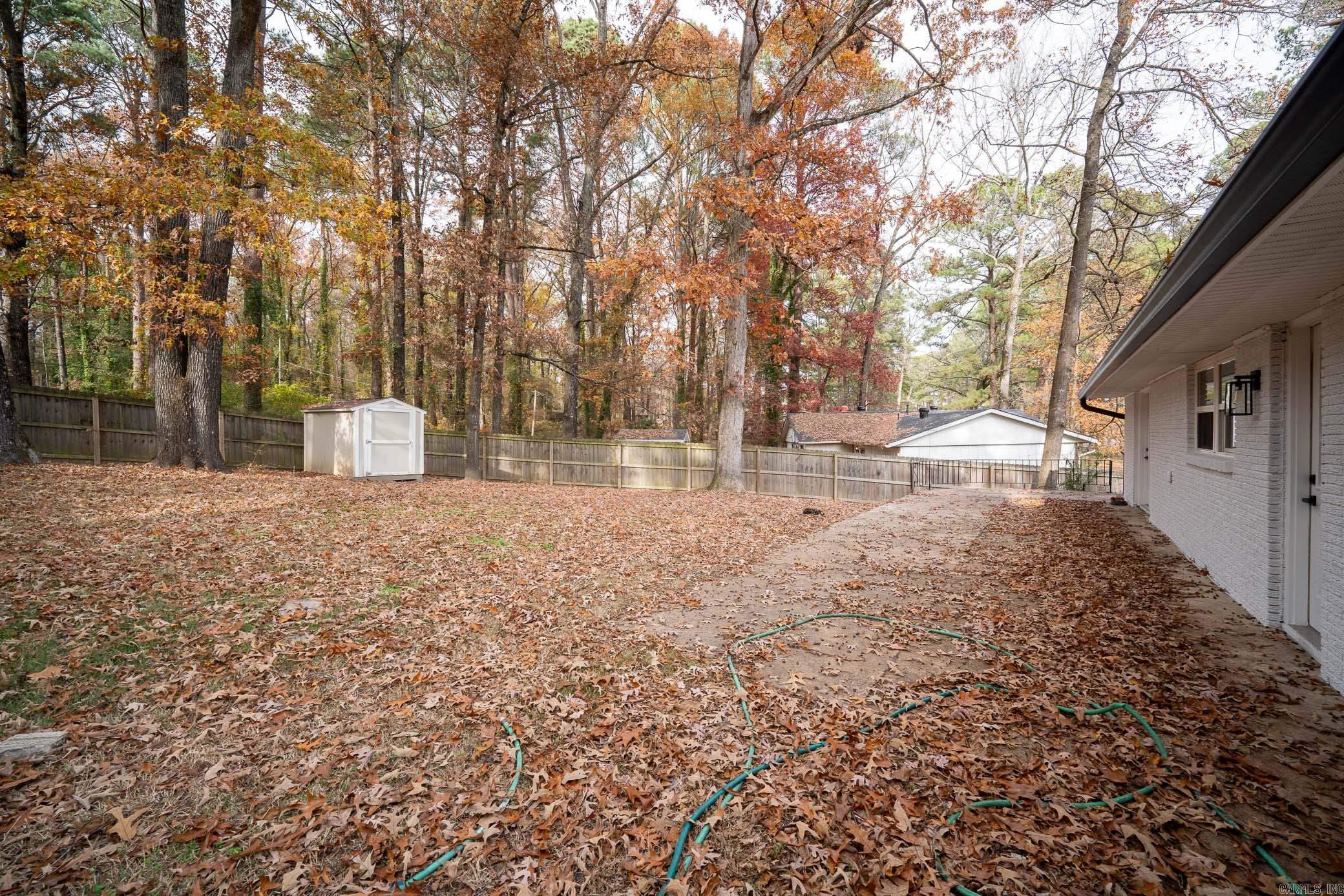 BEAUTIFUL LAKEVIEW - Residential