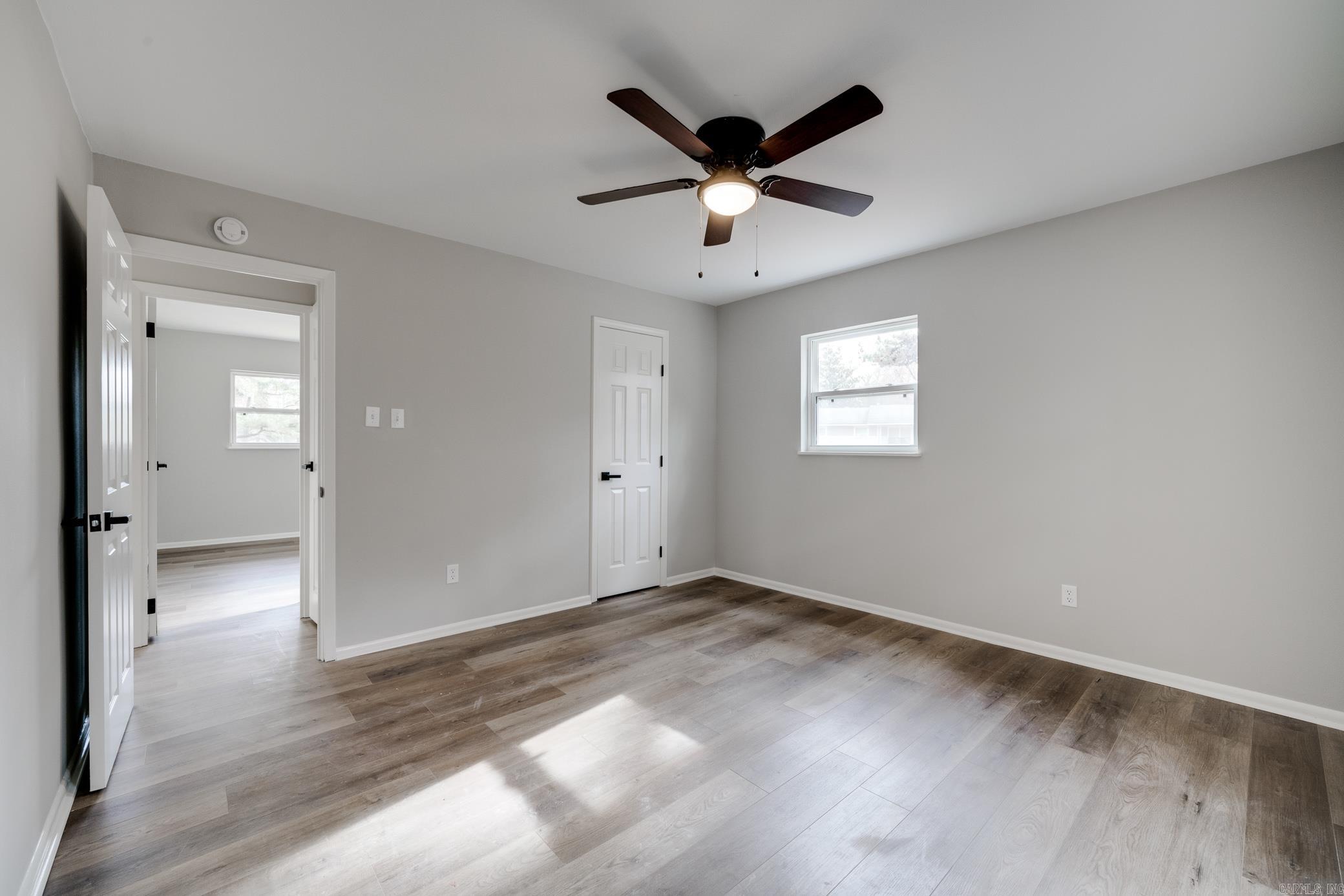 BEAUTIFUL LAKEVIEW - Residential