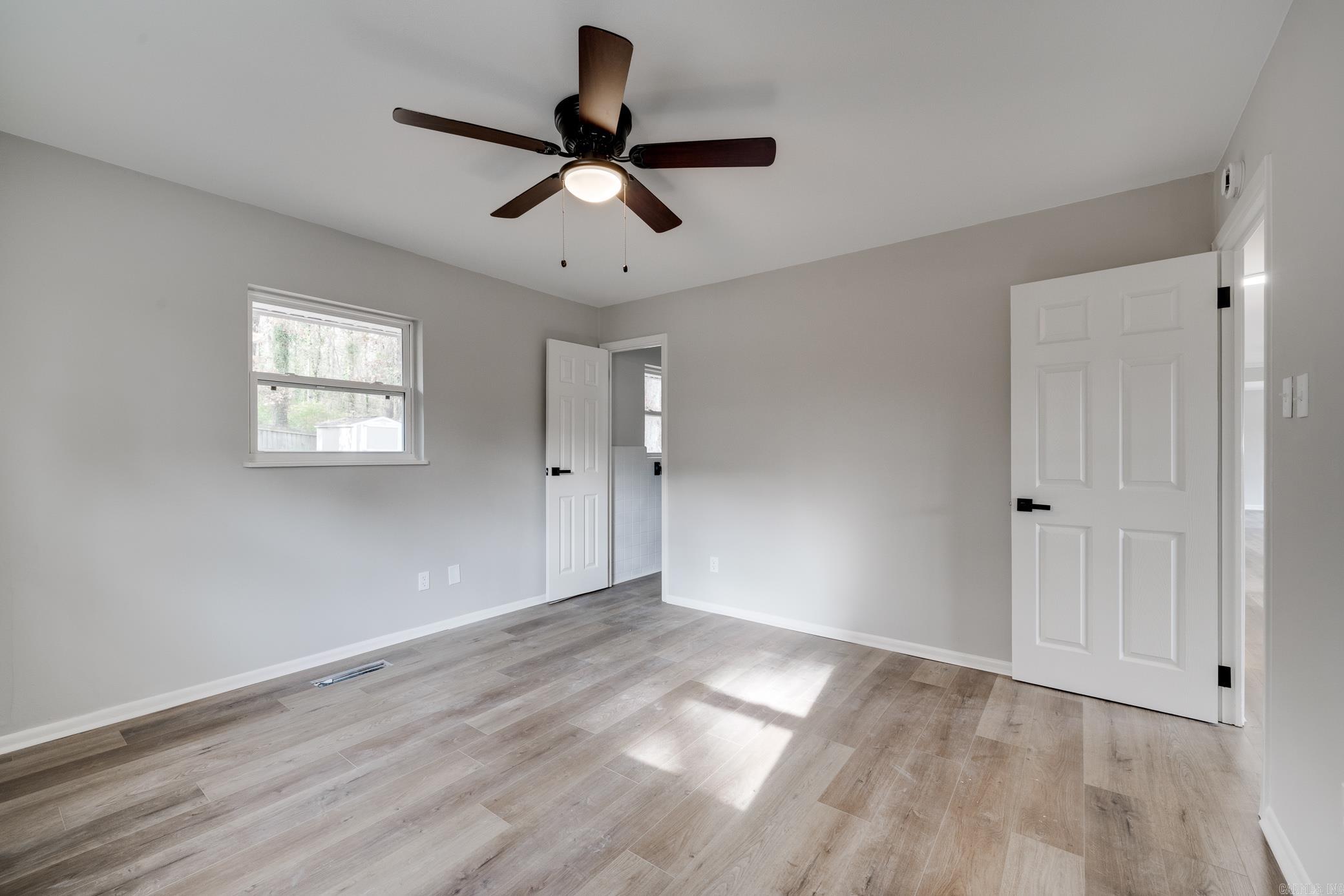 BEAUTIFUL LAKEVIEW - Residential