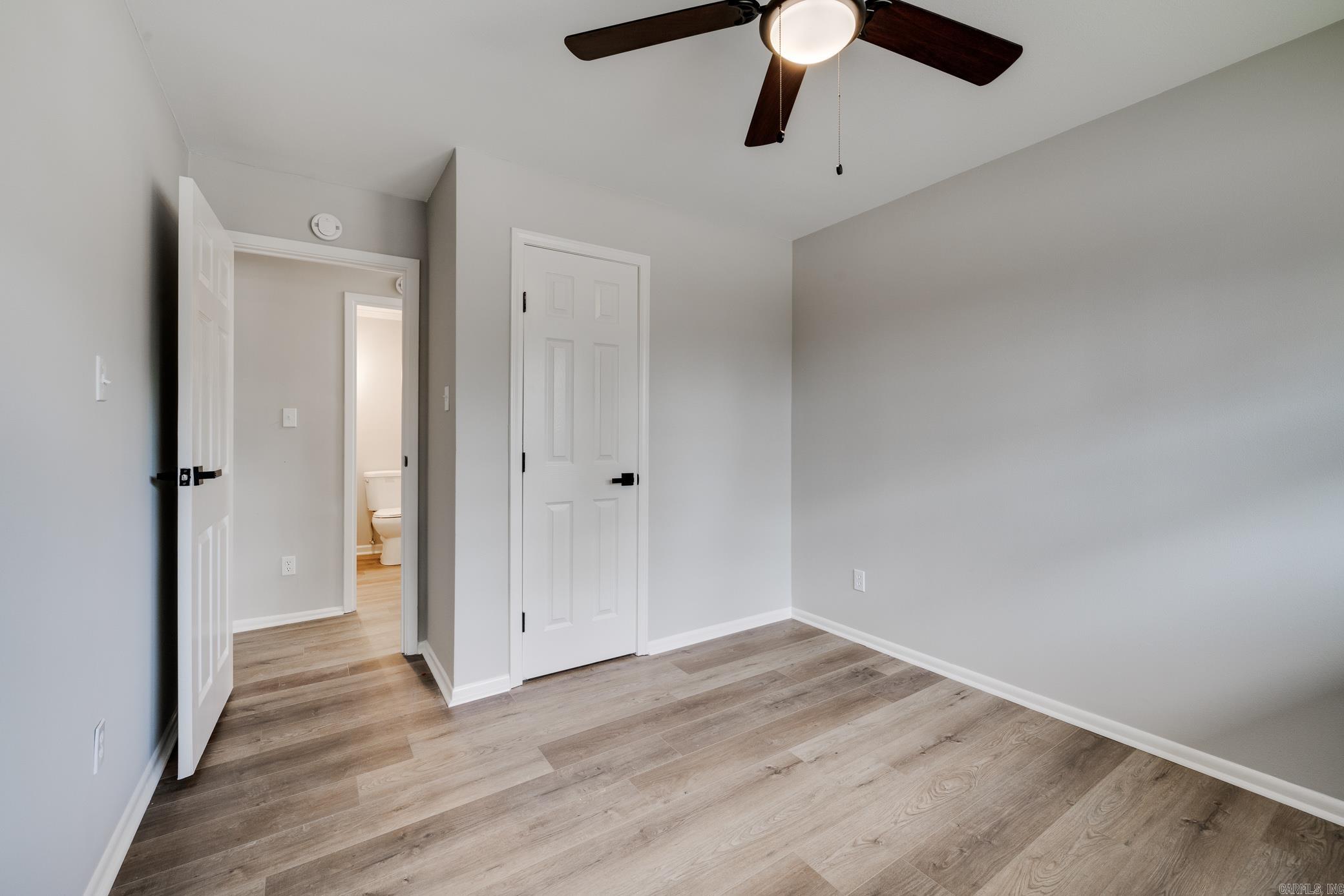 BEAUTIFUL LAKEVIEW - Residential