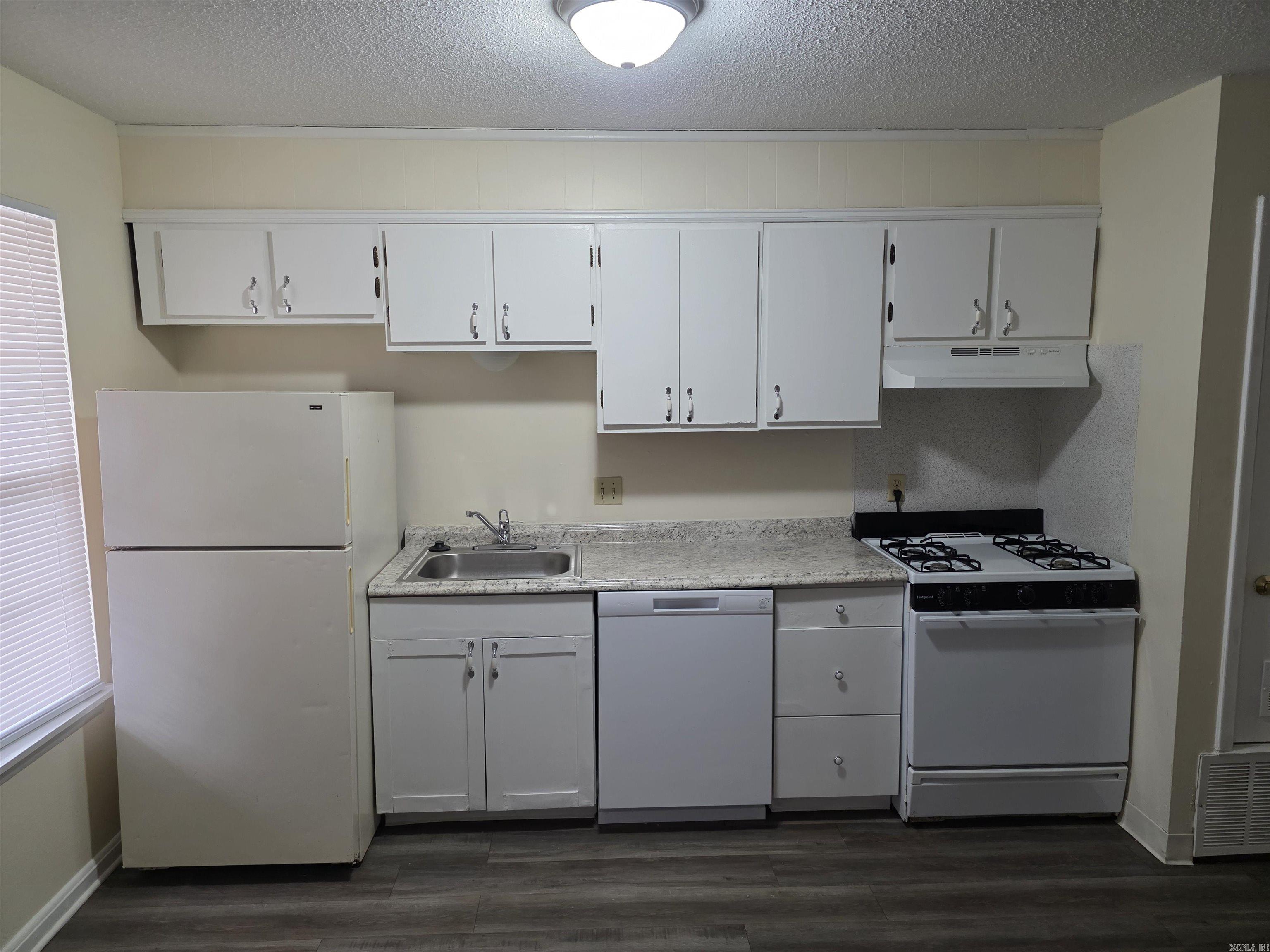 Hill Crest - Residential Lease