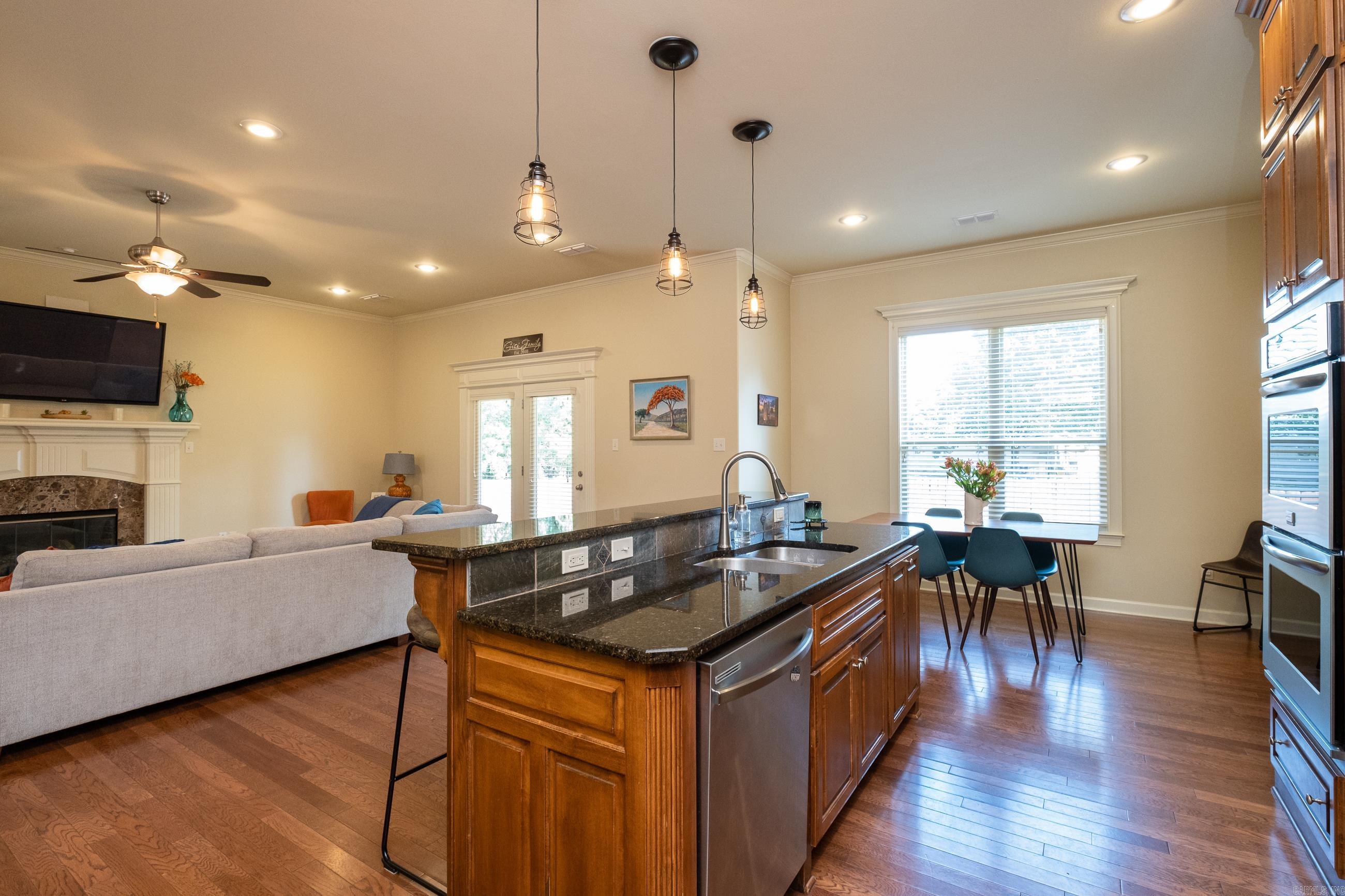 MADISON VALLEY - Residential