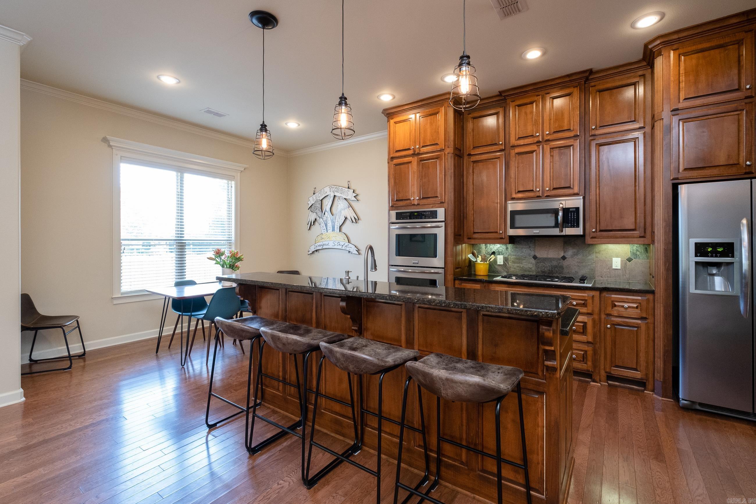 MADISON VALLEY - Residential