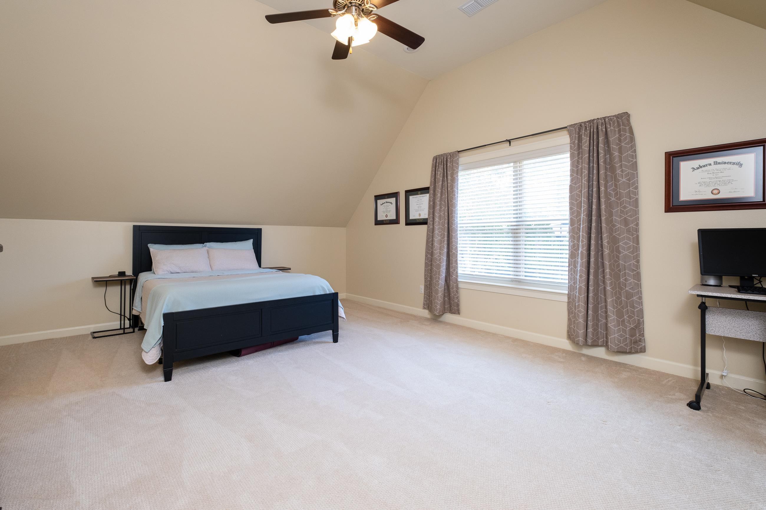 MADISON VALLEY - Residential