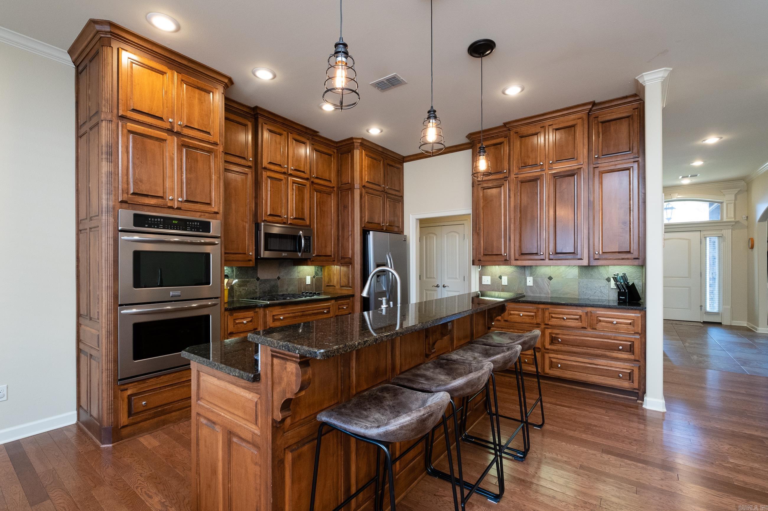 MADISON VALLEY - Residential