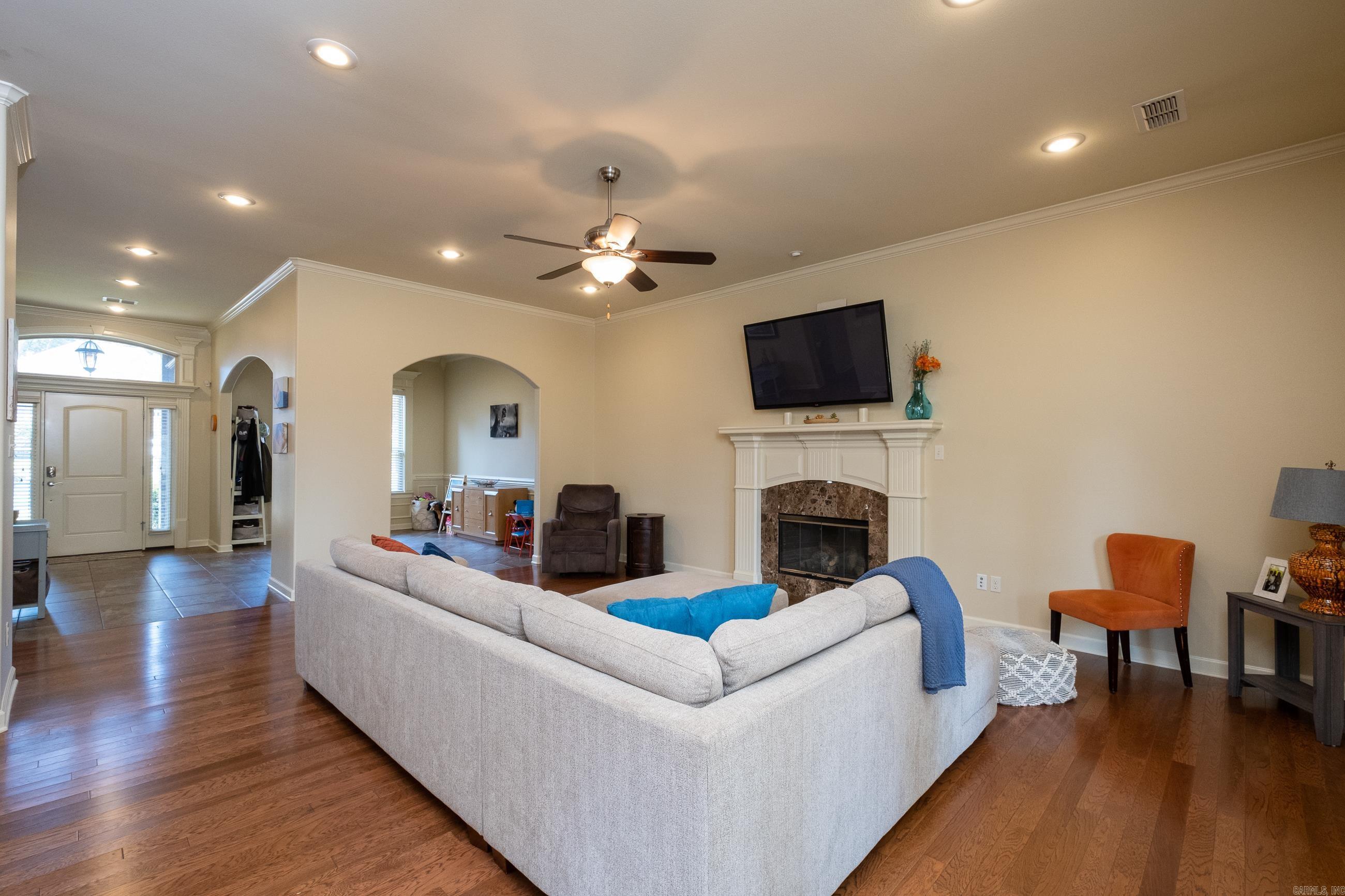 MADISON VALLEY - Residential