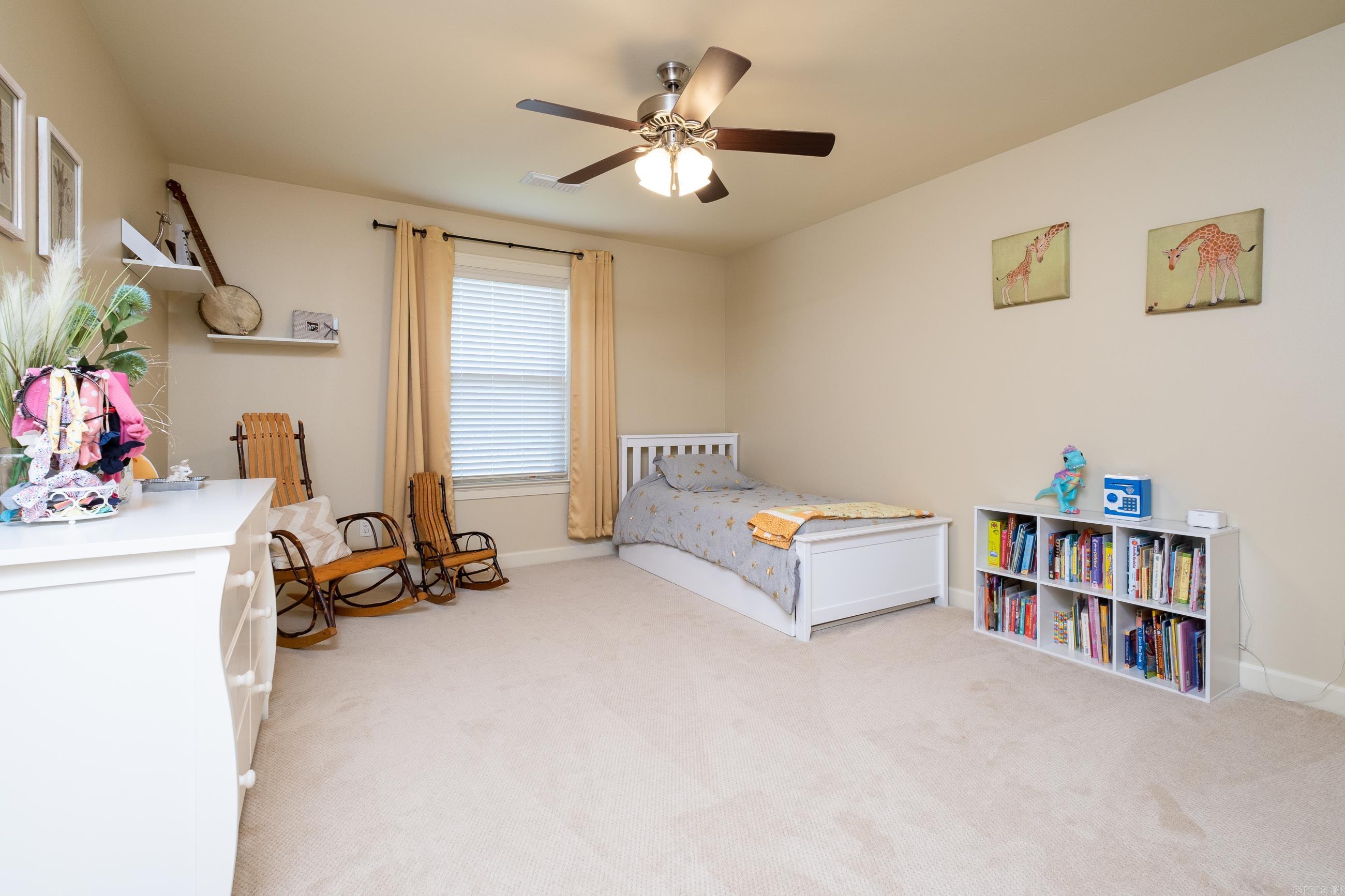 MADISON VALLEY - Residential