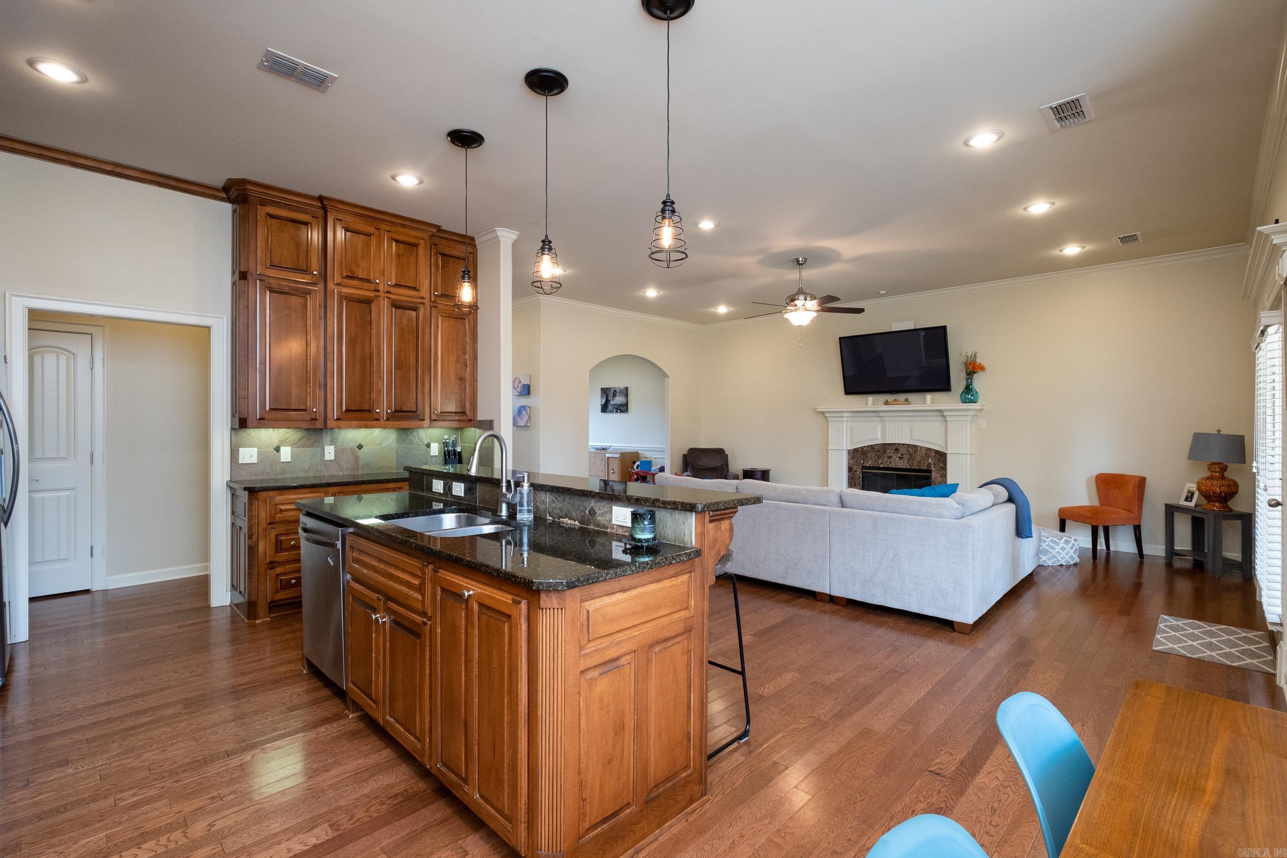 MADISON VALLEY - Residential