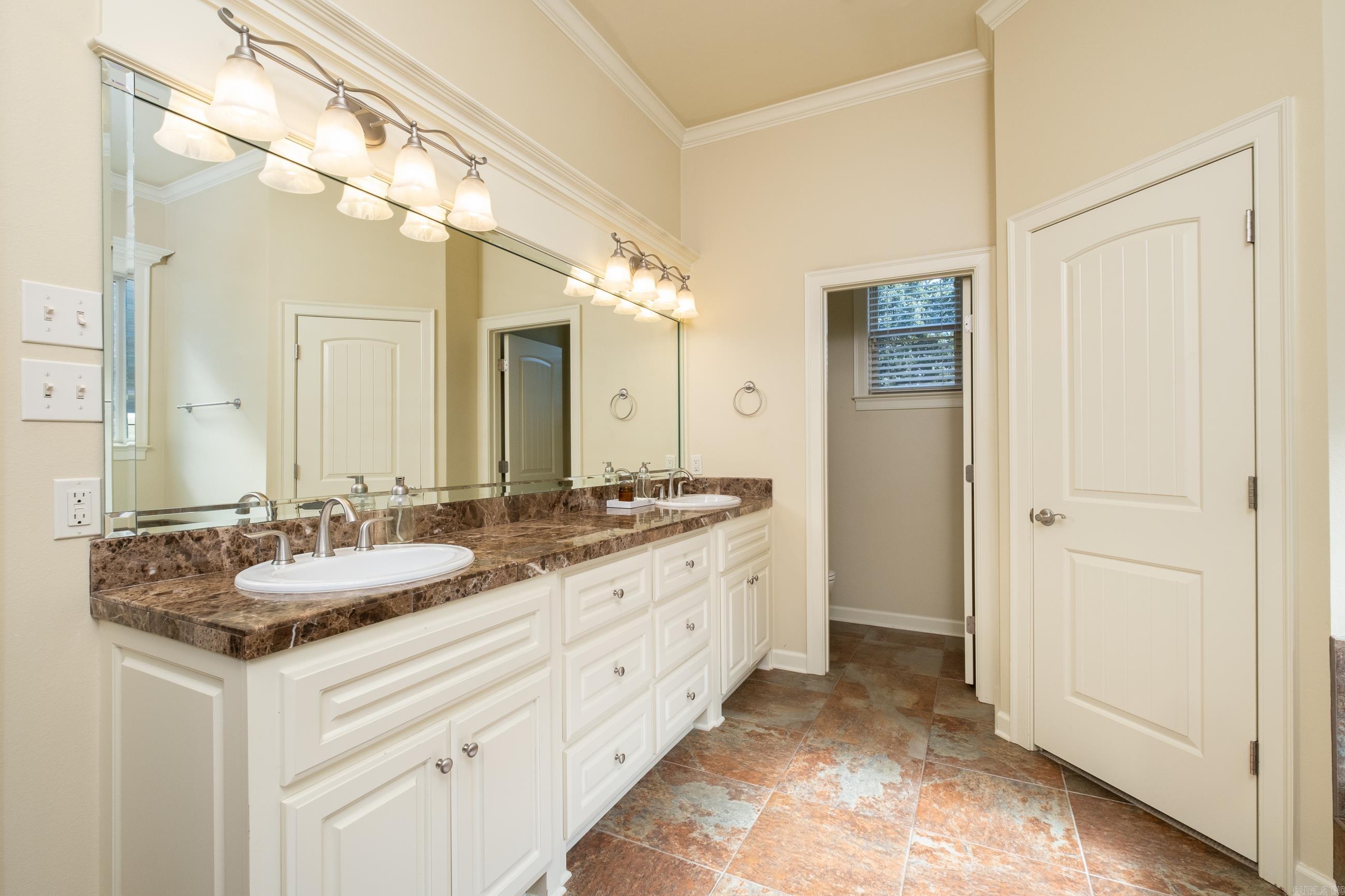 MADISON VALLEY - Residential