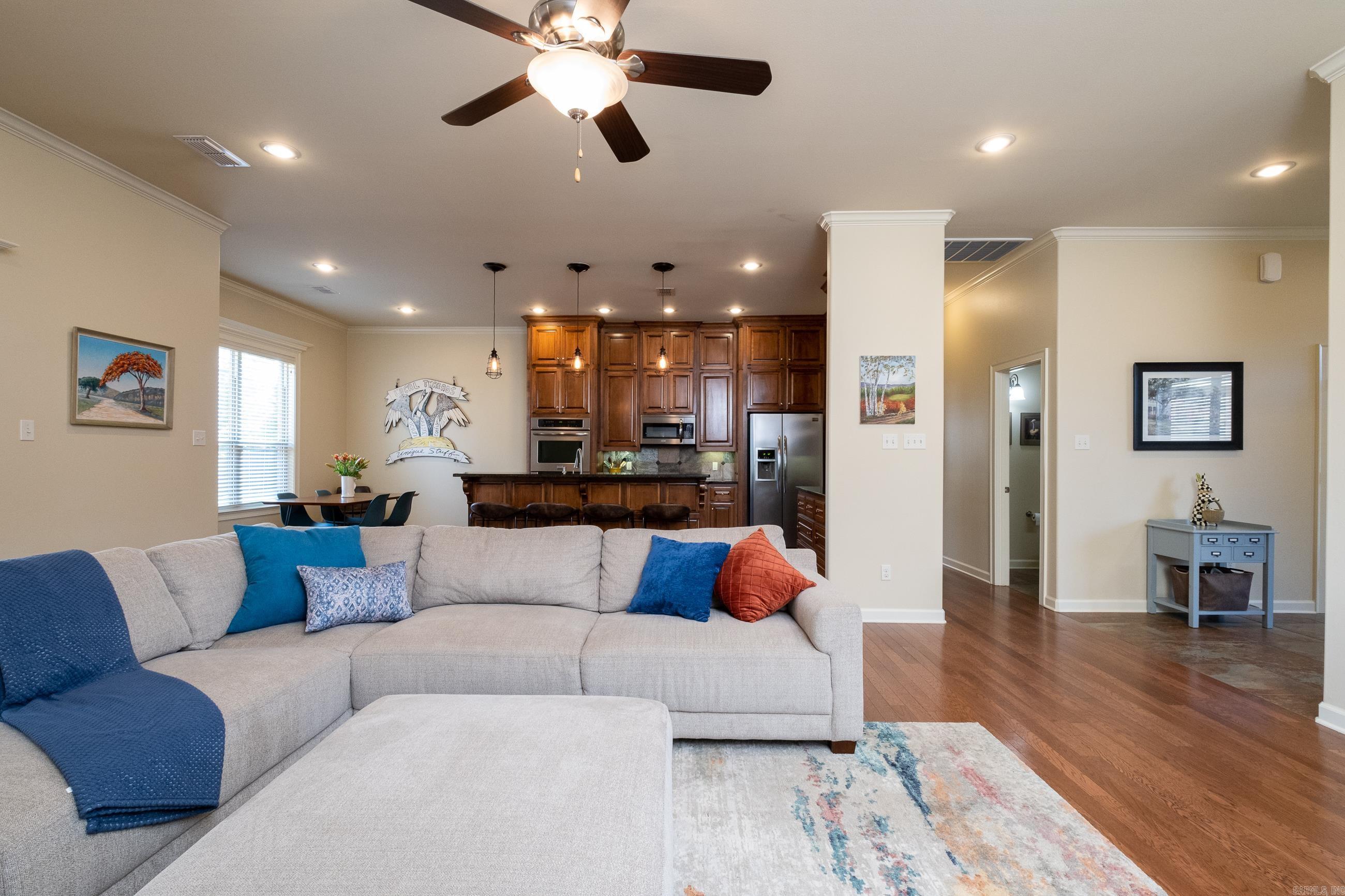 MADISON VALLEY - Residential