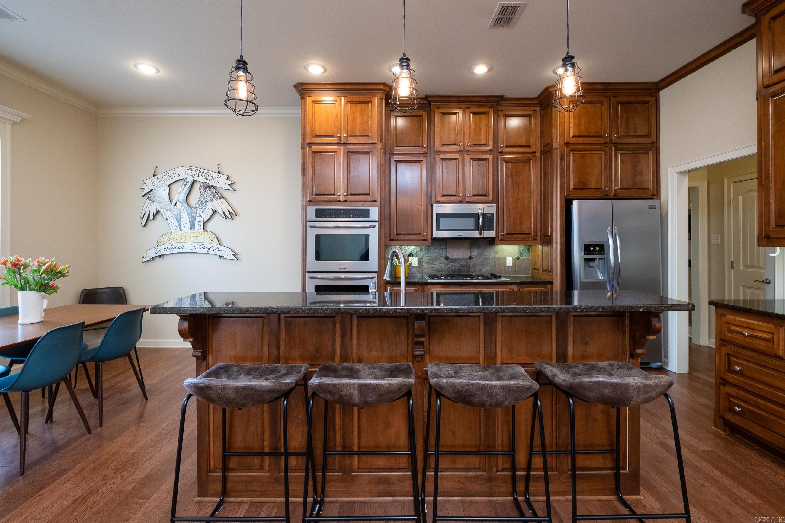 MADISON VALLEY - Residential