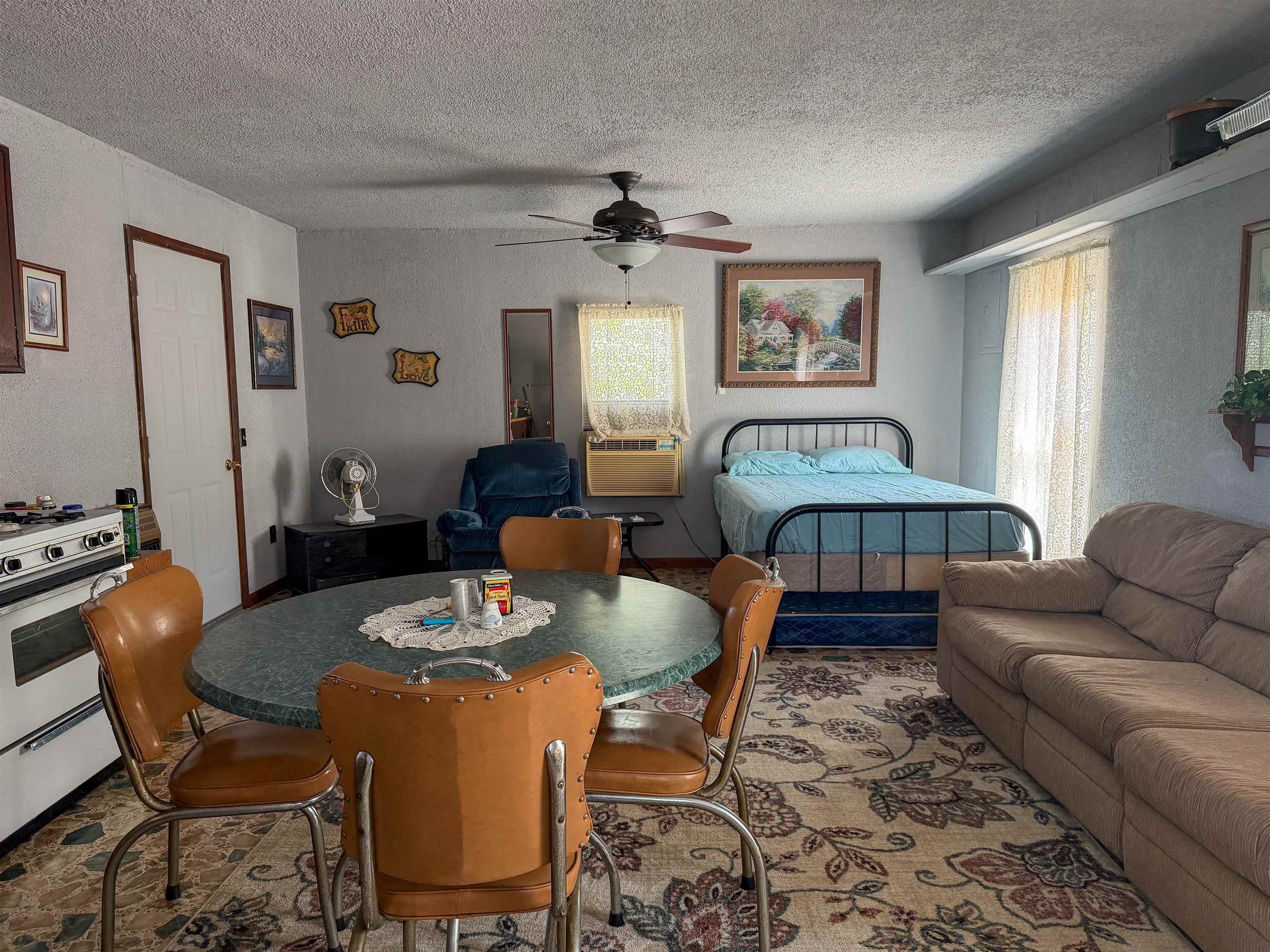 MOODY RIVERVIEW EST - Residential