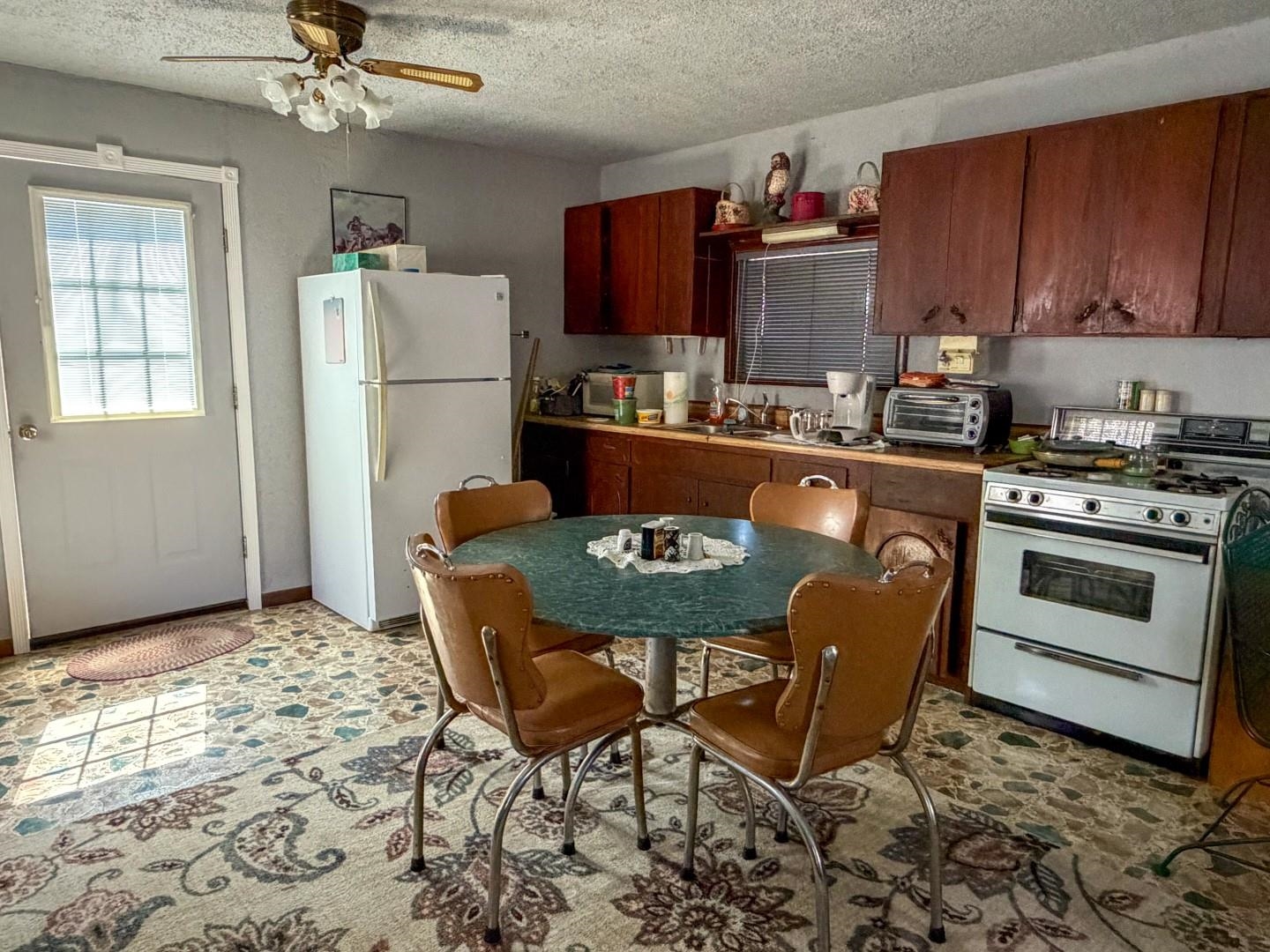 MOODY RIVERVIEW EST - Residential