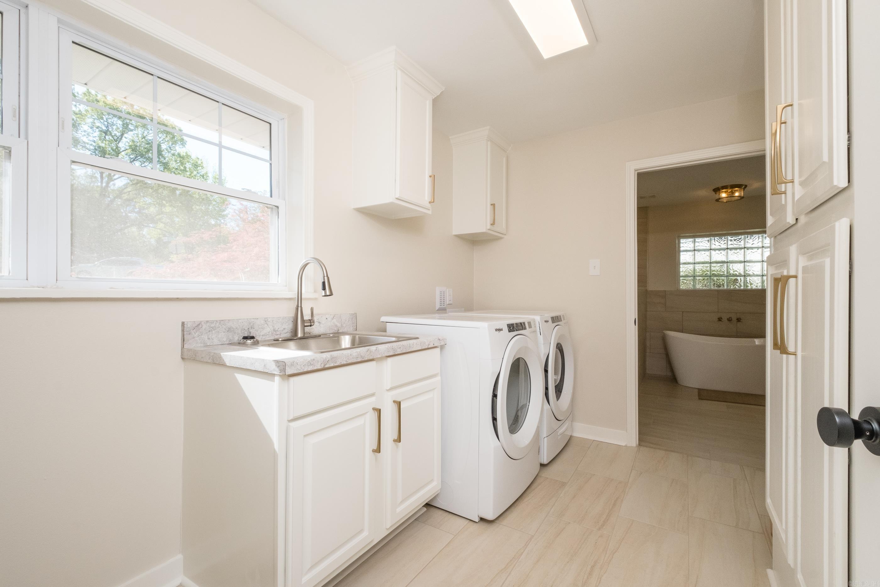 KINGWOOD PLACE - Residential