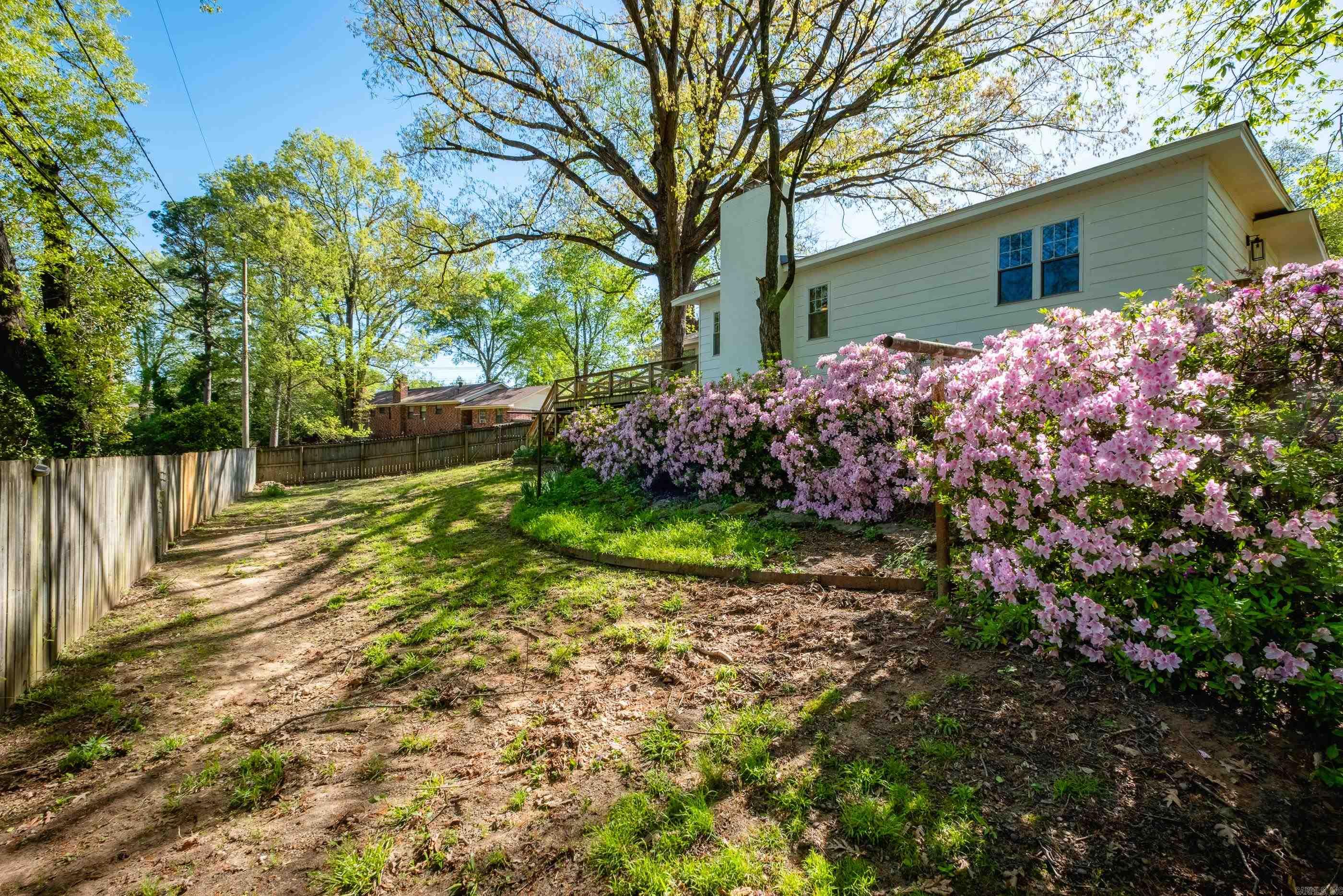 KINGWOOD PLACE - Residential