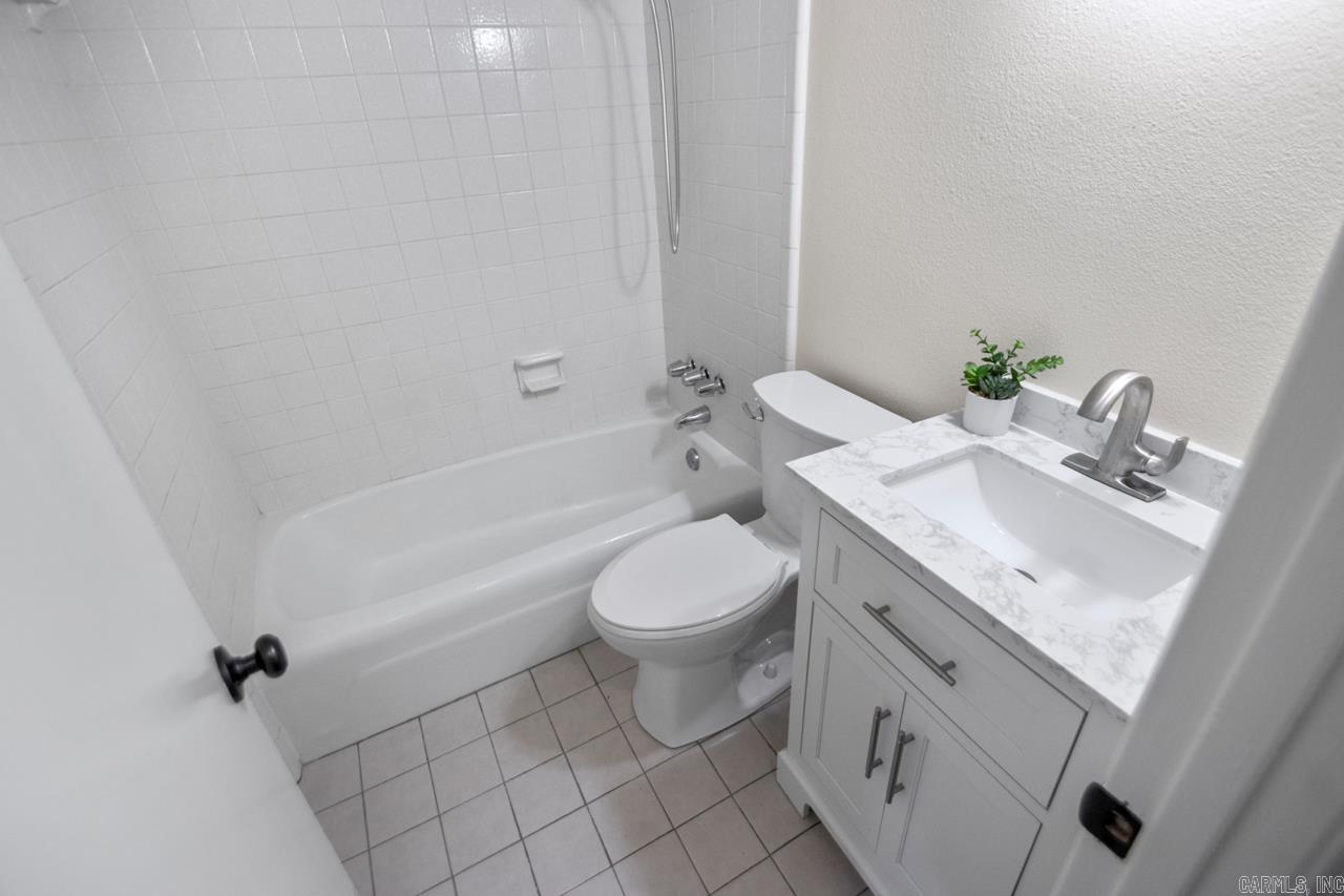 KINGWOOD PLACE - Residential
