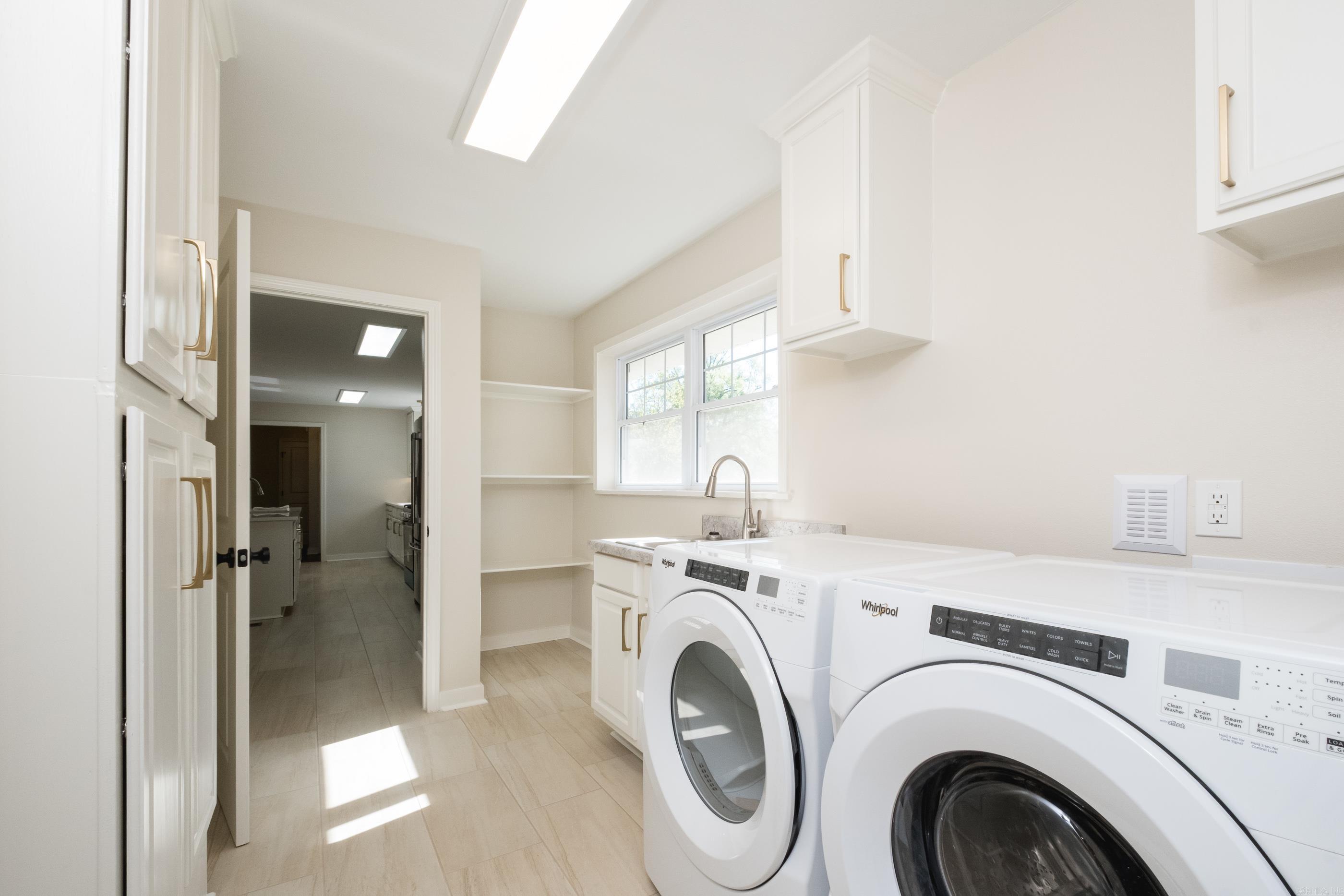 KINGWOOD PLACE - Residential