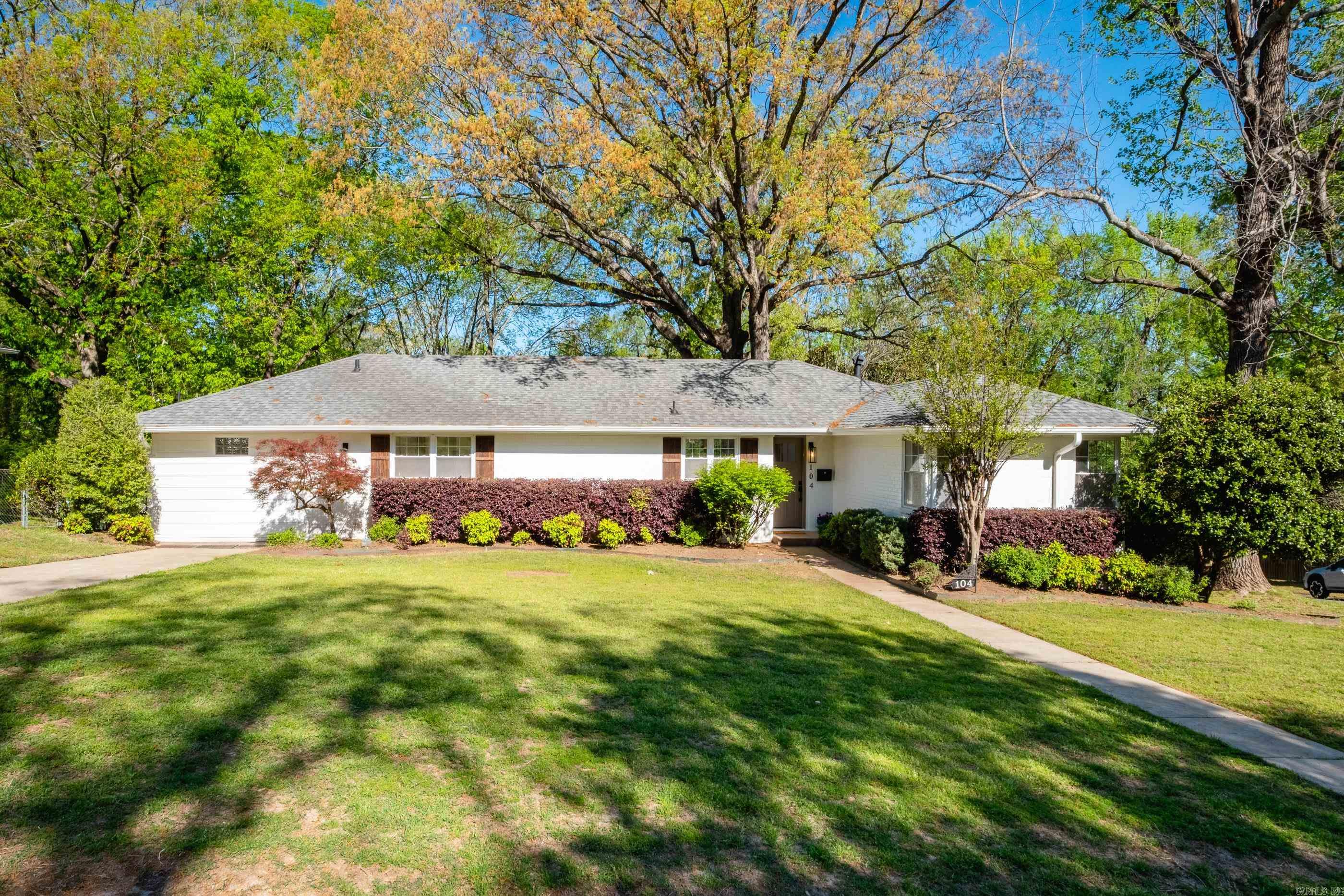 KINGWOOD PLACE - Residential