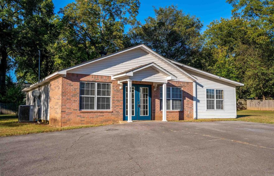 BUSINESS OWNERS!!! A prime commercial property in Searcy on nearly an acre offers significant potential for a wide range of businesses. Whether it's for retail, office space, or a service-based business, (HVAC, plumbing, electrician, real estate, etc.) the large lot size provides flexibility for parking or building expansion. 3 lots! 2 half bathrooms! Roof is about 10 years old. This location is key for your current business or dream business. Very centrally located in the heart of Searcy. The possibilities are endless for this property. SO many people access Pleasure St. daily!!!! What a great price!!! Schedule your showing today!