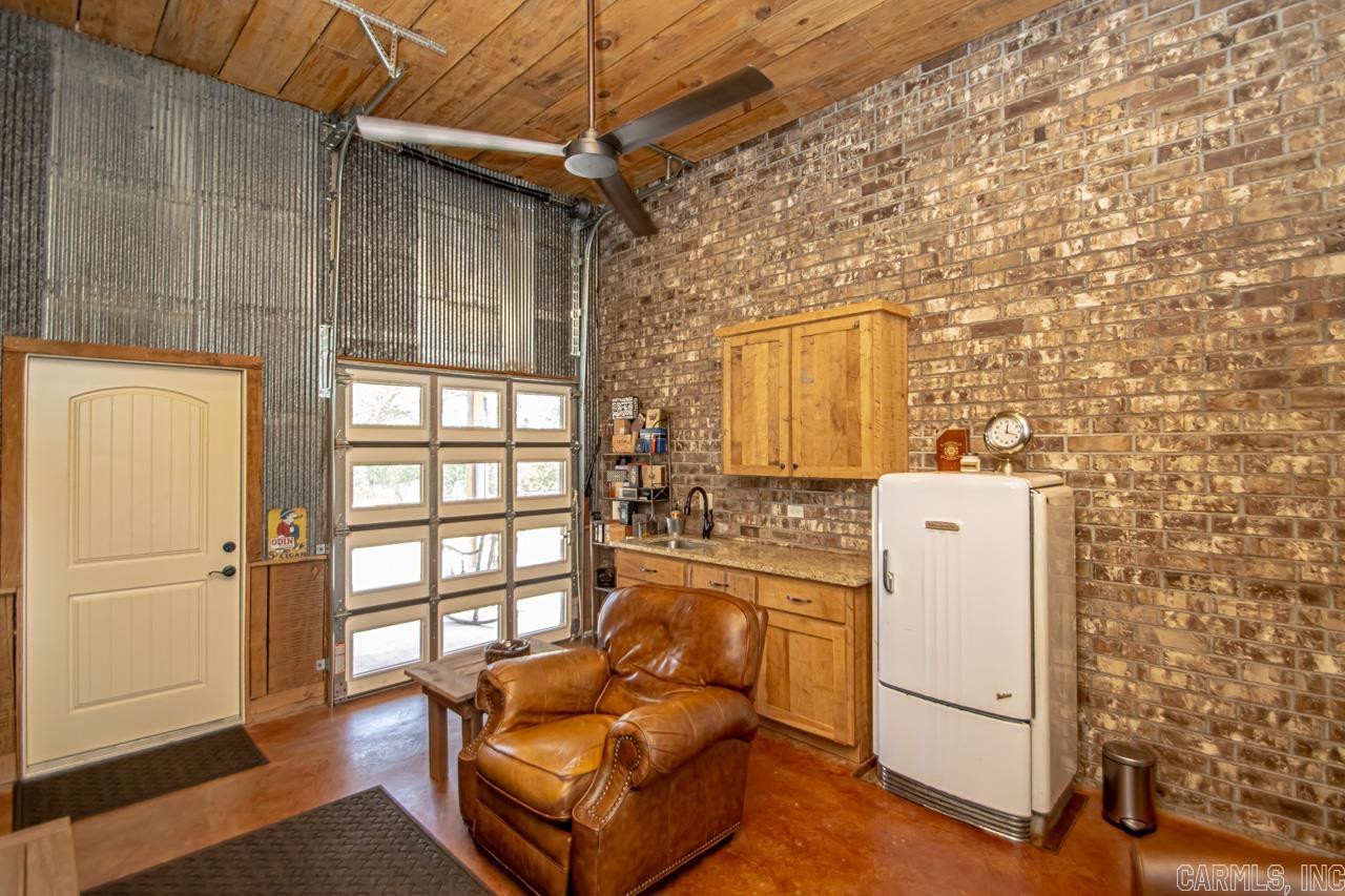 MOUNTAIN CREST ESTATES - Residential