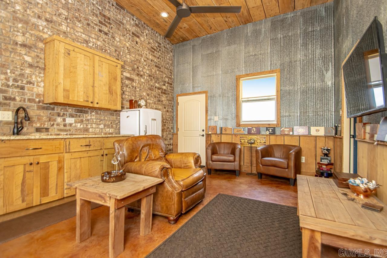 MOUNTAIN CREST ESTATES - Residential