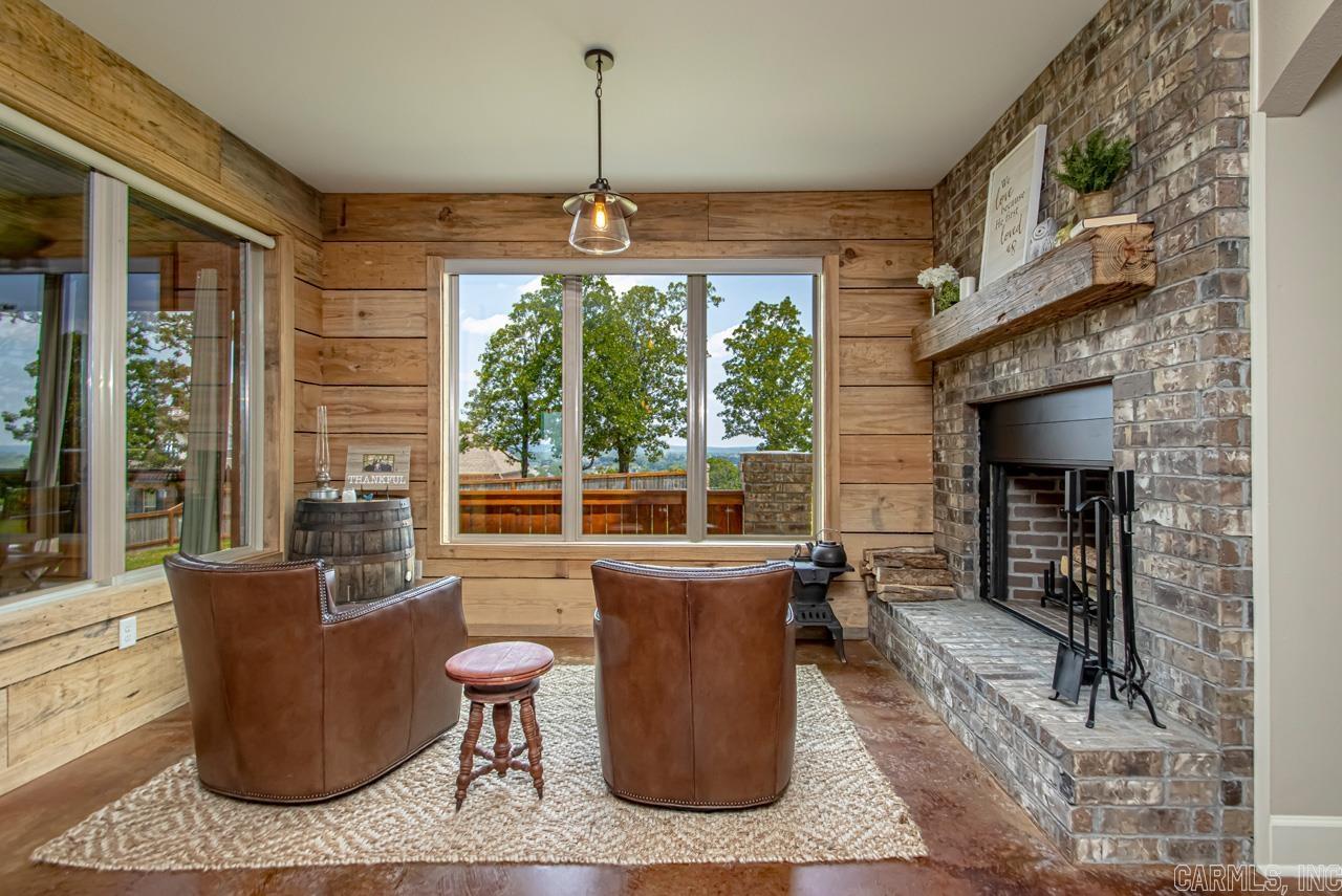 MOUNTAIN CREST ESTATES - Residential