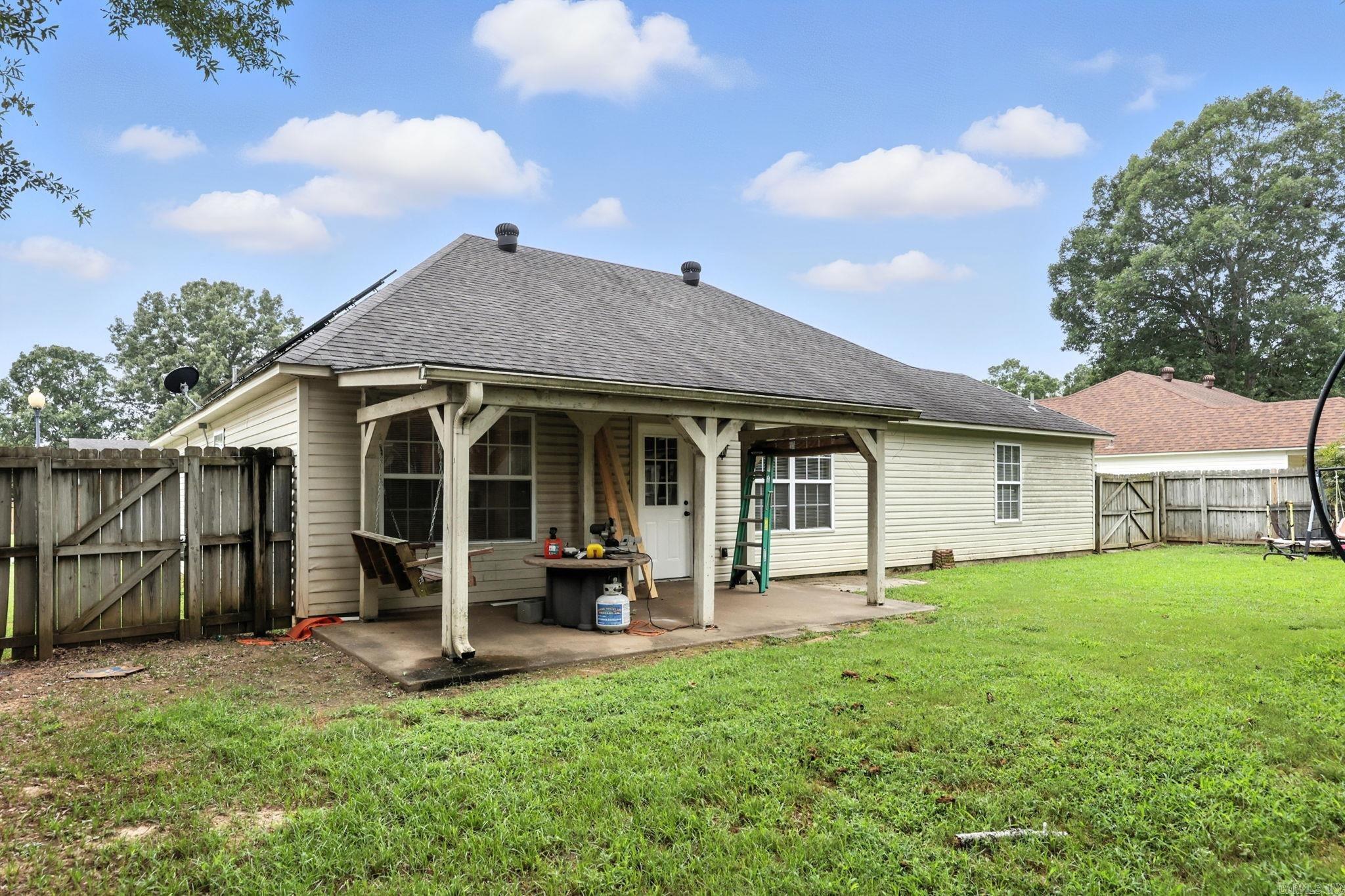 MEADOWLAKE - Residential