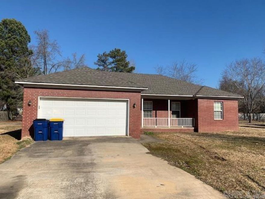 Beautiful 3 bedroom 2 bathroom home available. Fireplace in main living area. Deck with large back yard.