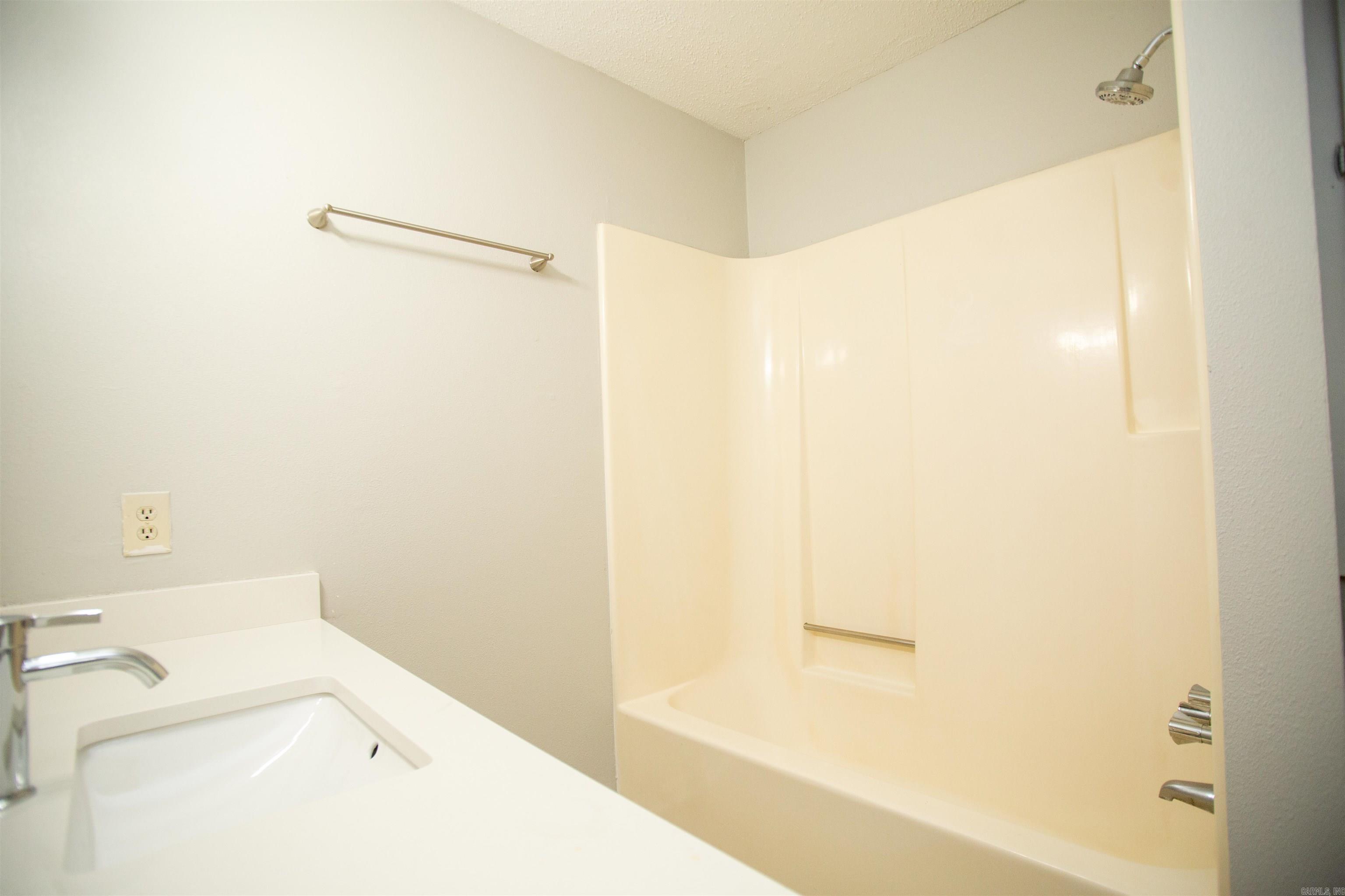 GIBRALTER HGTS - Residential Lease