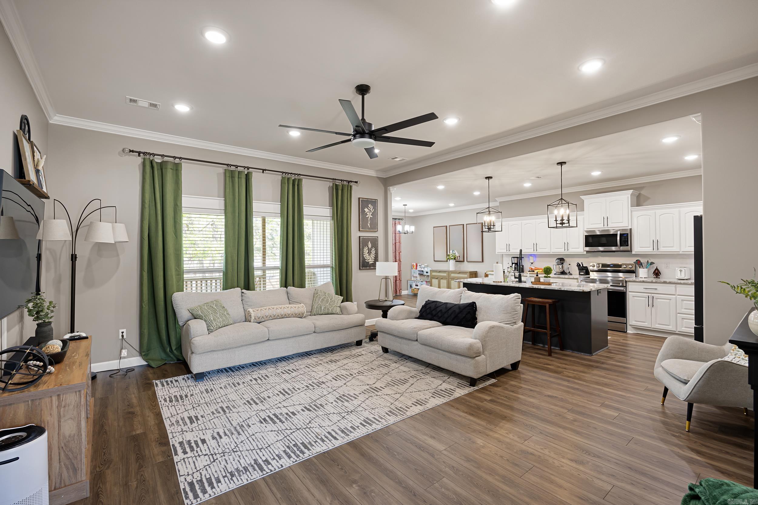 THE CENTER - Residential