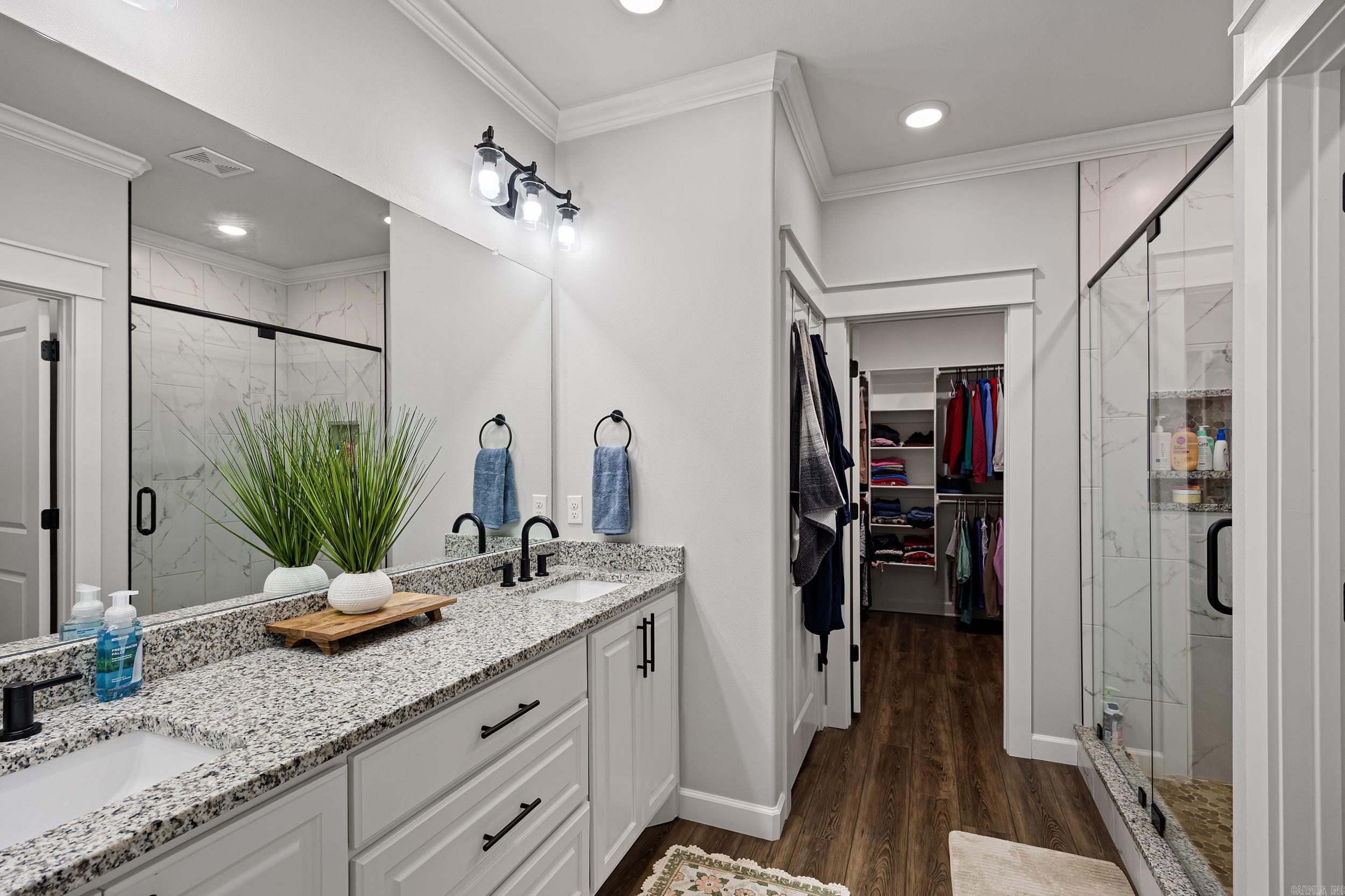 THE CENTER - Residential