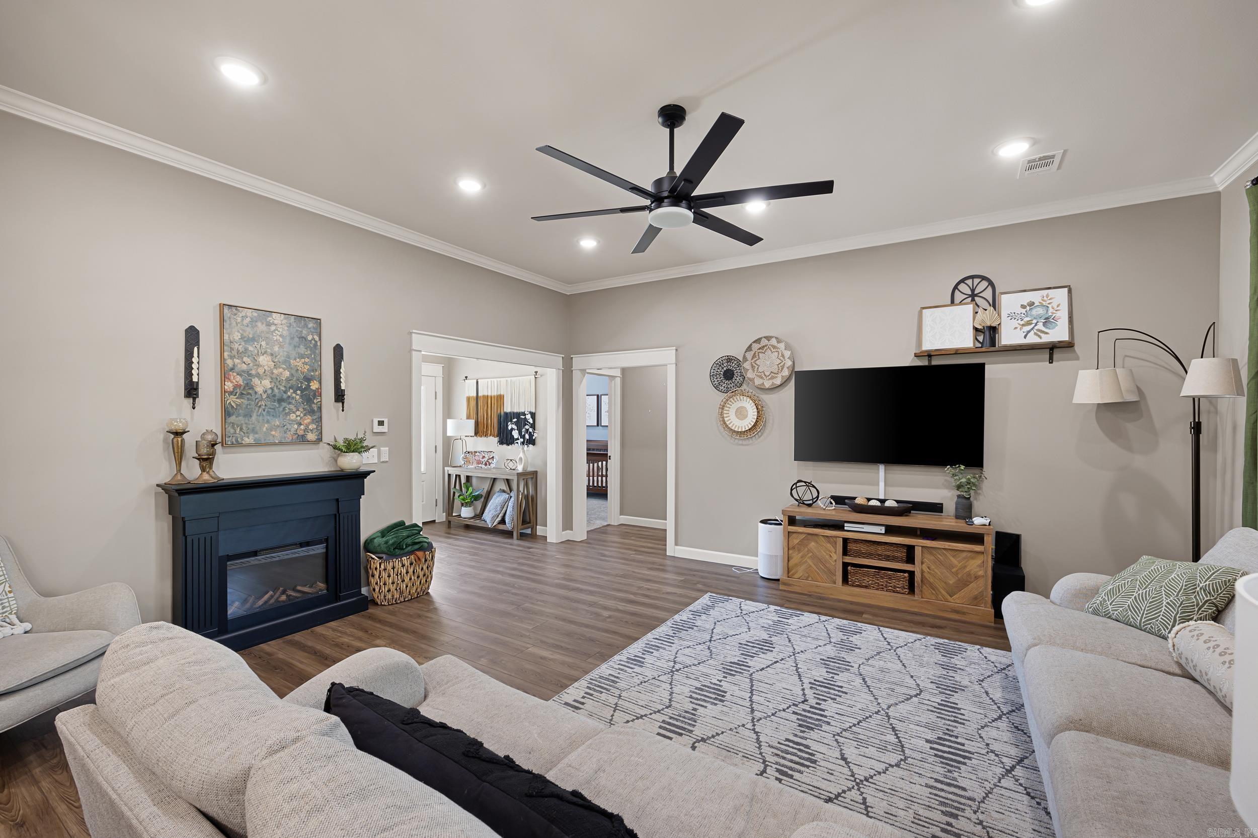 THE CENTER - Residential