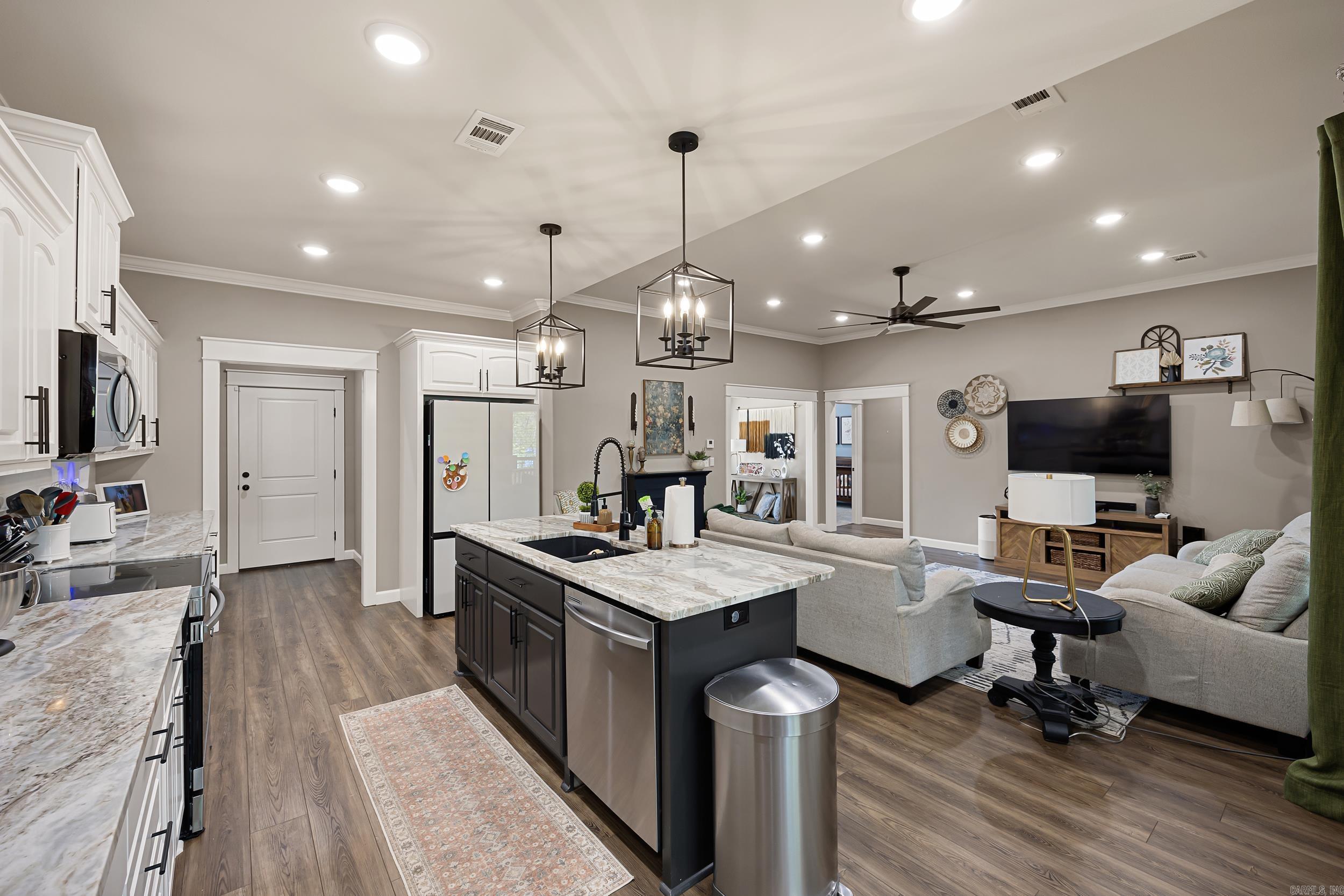 THE CENTER - Residential